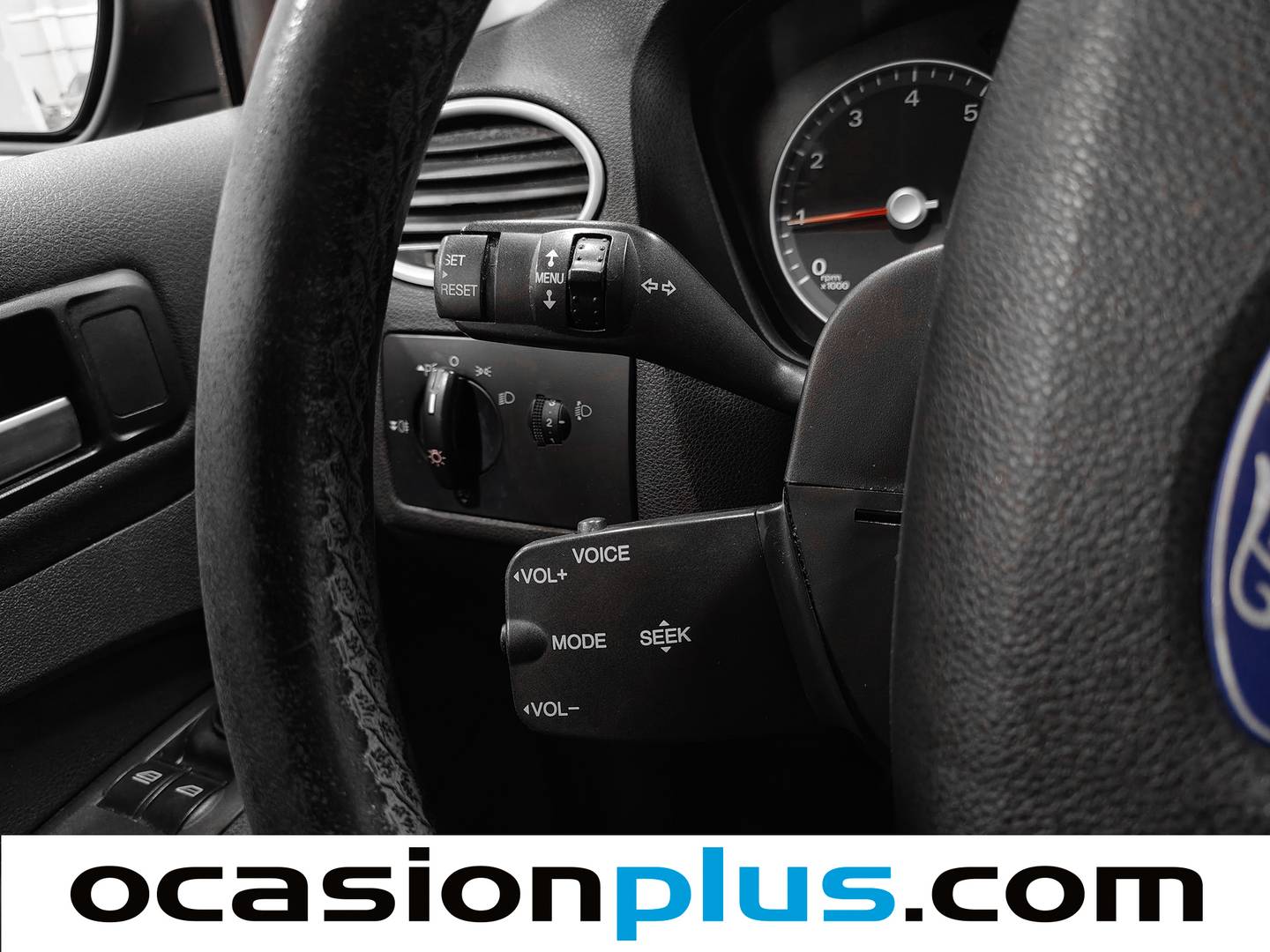 Extras y acabados del Ford Focus Ford Focus 1.6 Trend (100 CV)