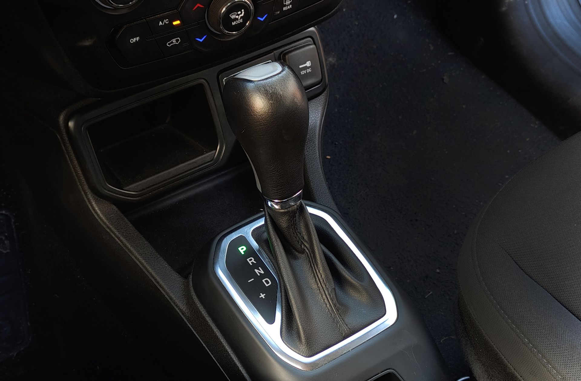 Jeep Renegade eHybrid 1.5 Limited ATX - foto 6