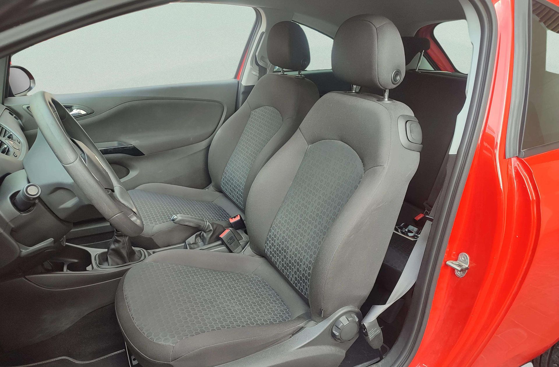 Opel Corsa 1.4 Expression - foto 8