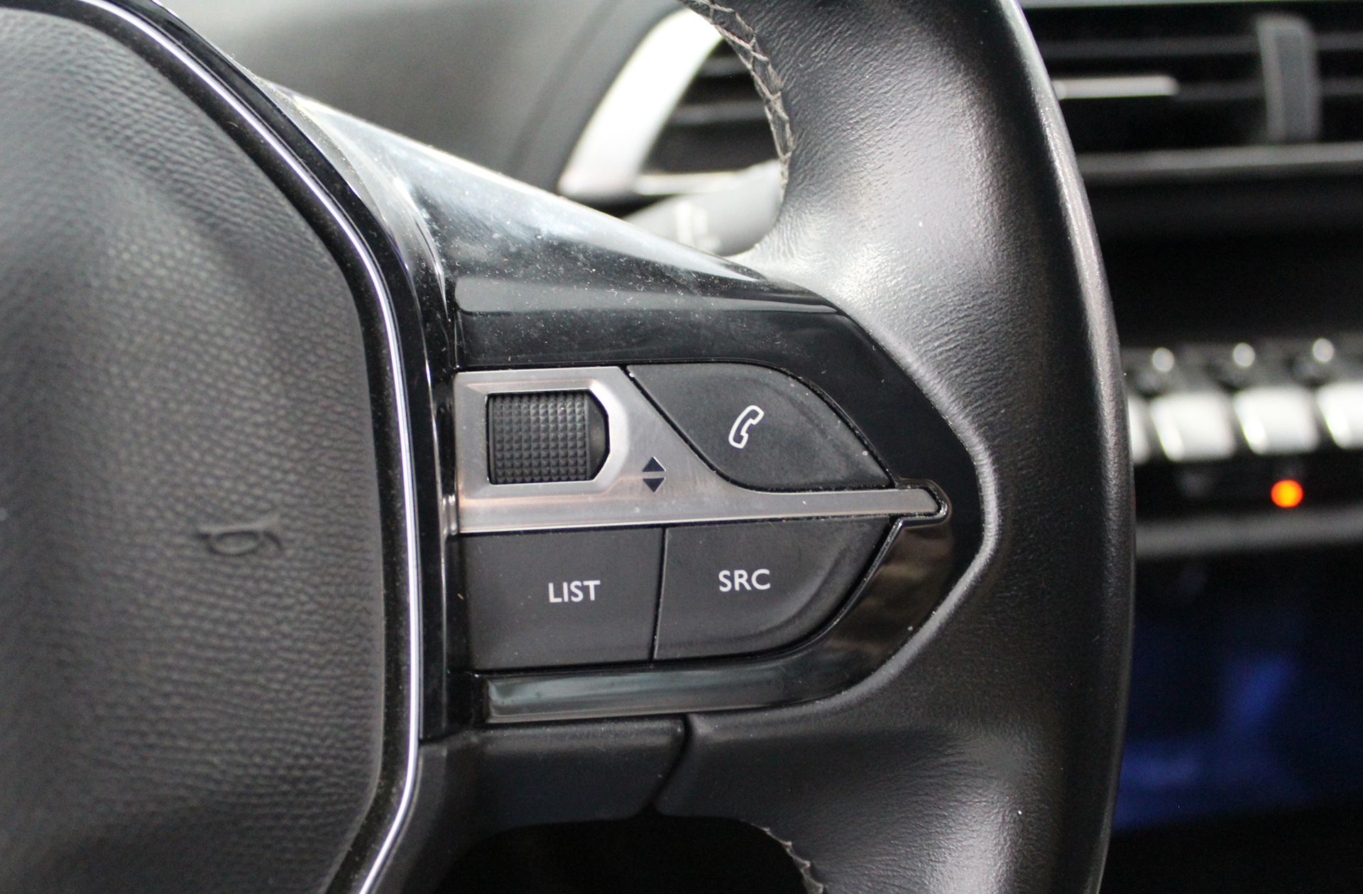 Peugeot 5008 PureTech 130 Active - foto 25