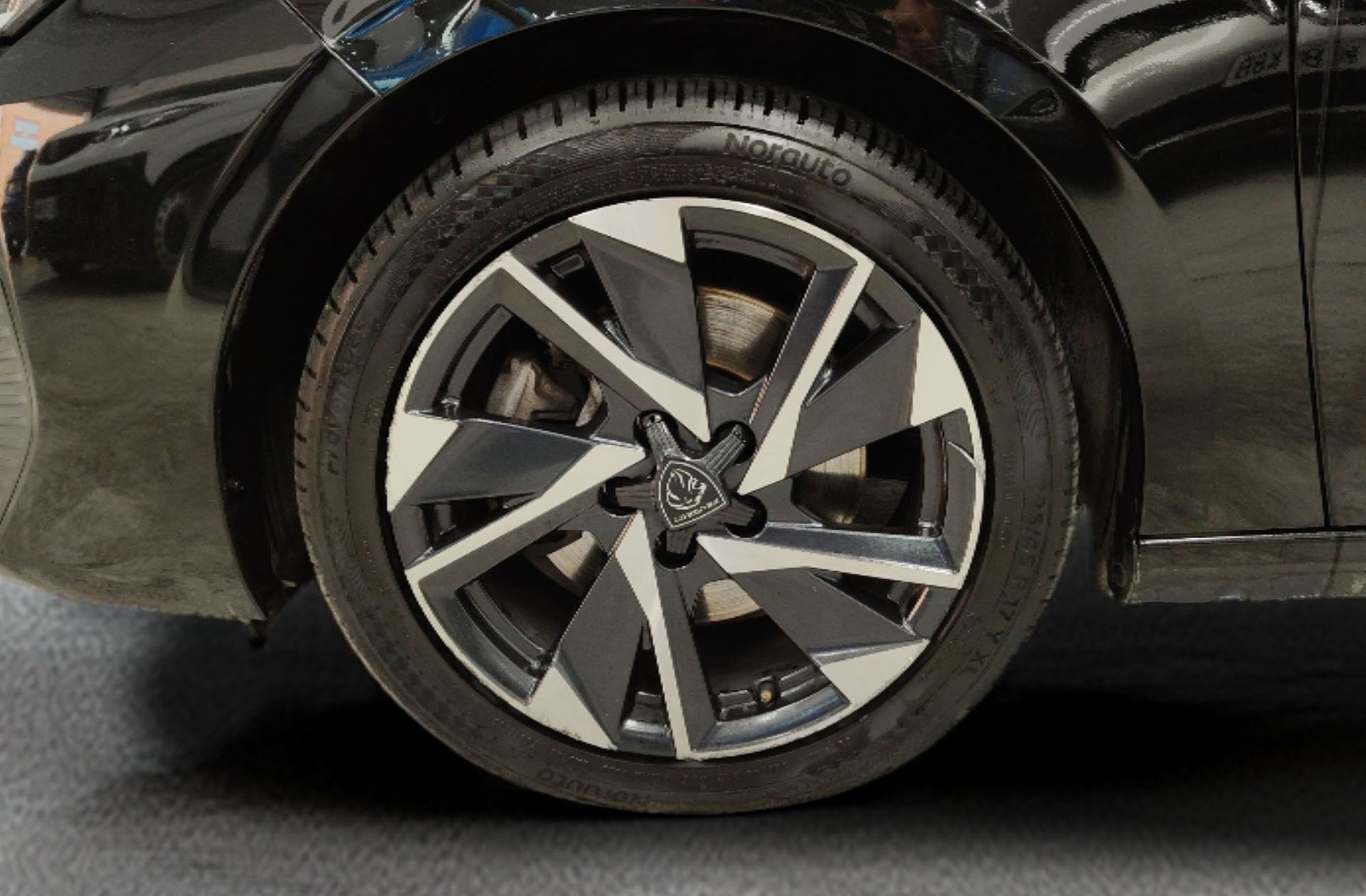 Peugeot 308 BlueHDi 130 Allure EAT8 - foto 42