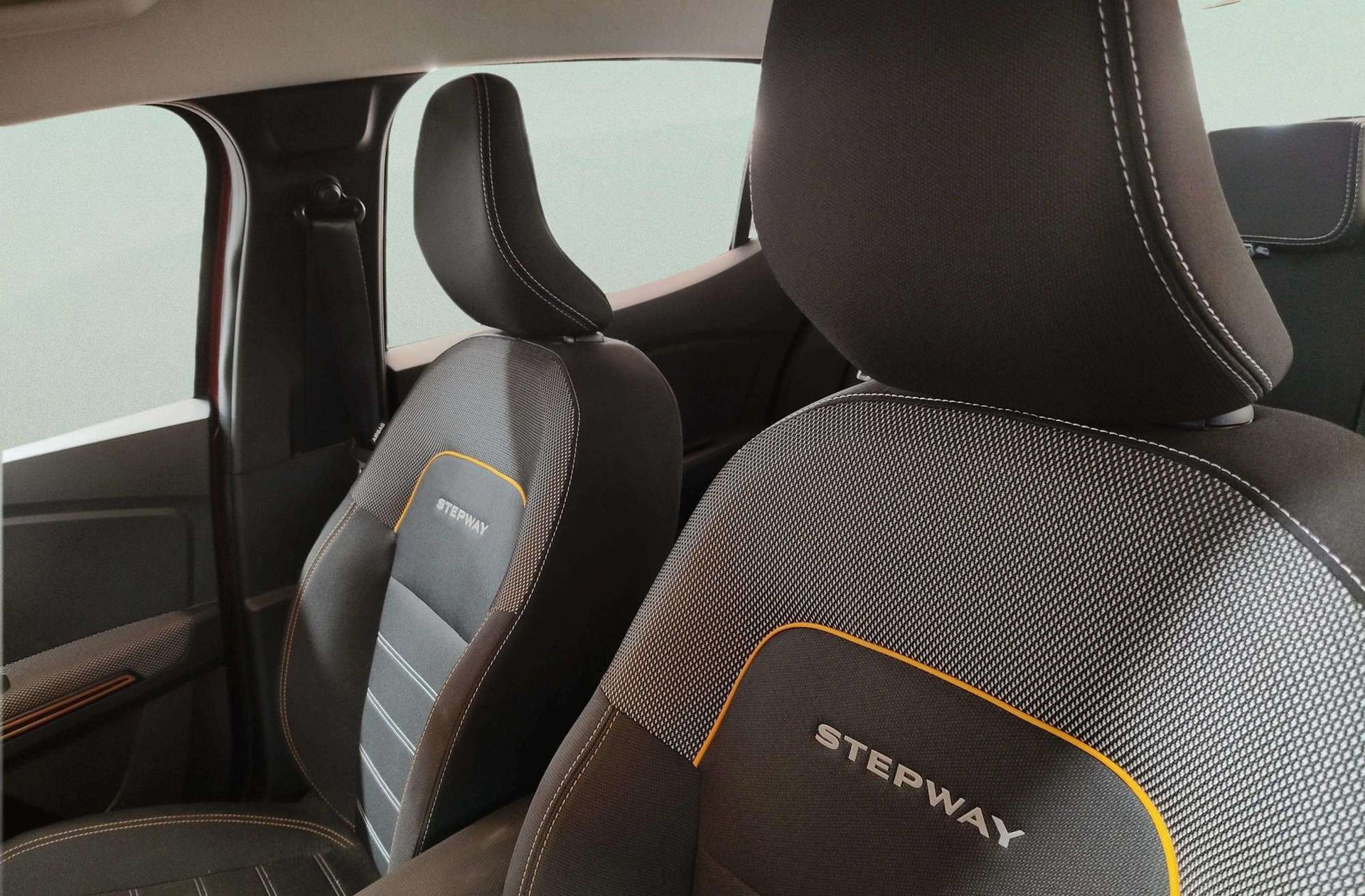 Dacia Sandero Stepway Comfort TCe - foto 11