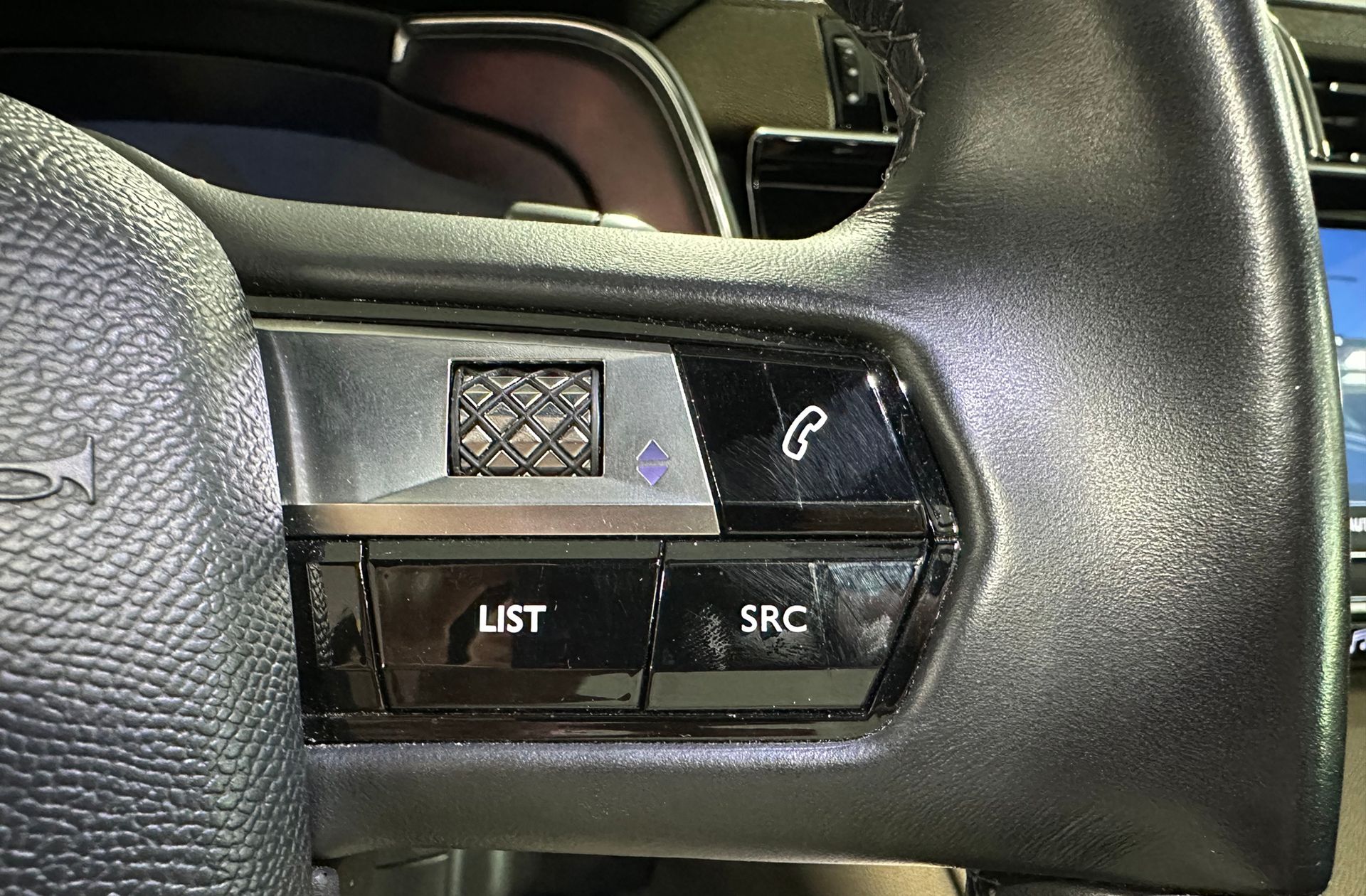 DS 7 Crossback BlueHDi 180 So Chic - foto 36