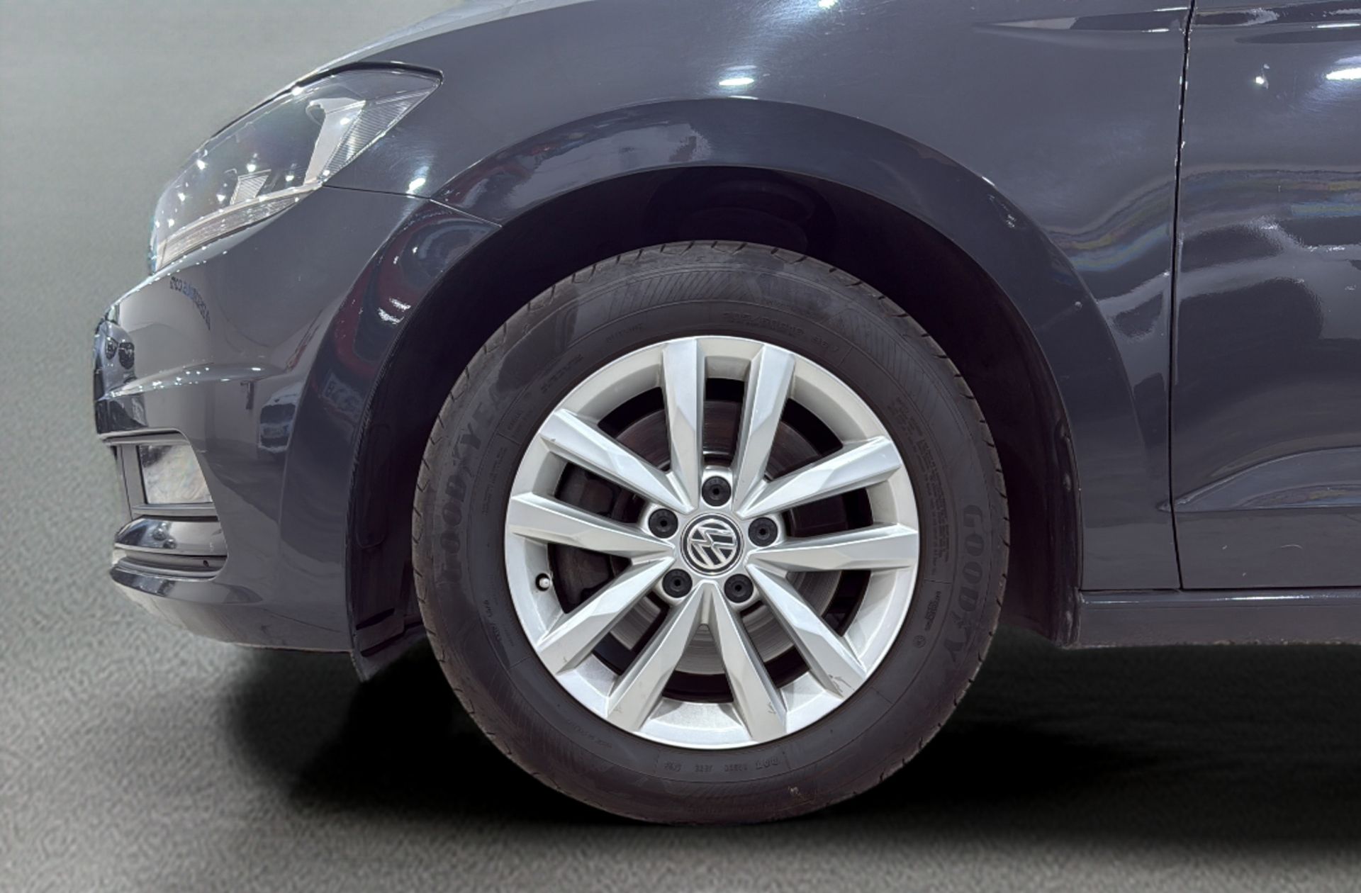 Volkswagen Touran 1.2 TSI Edition BMT 7 plazas - foto 35