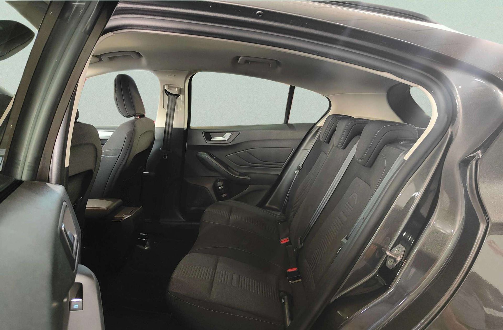 Ford Focus 1.0 EcoBoost Active - foto 13