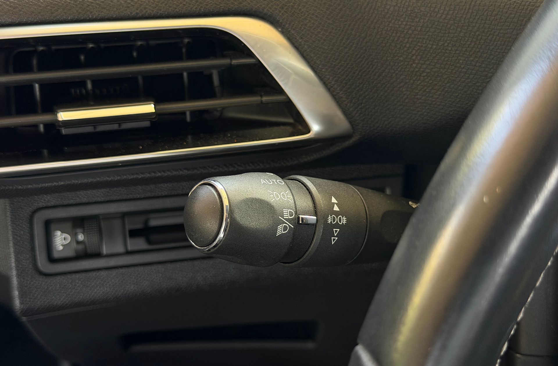Peugeot 5008 PureTech 130 Allure 7 plazas - foto 31