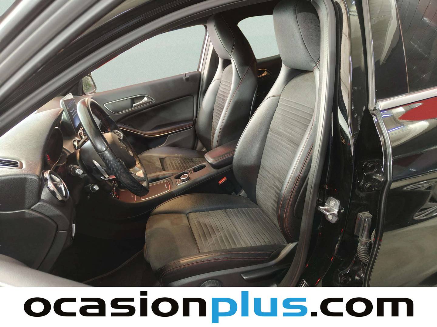 Foto Mercedes GLA Mercedes-Benz GLA 200 d (136 CV) Pack AMG