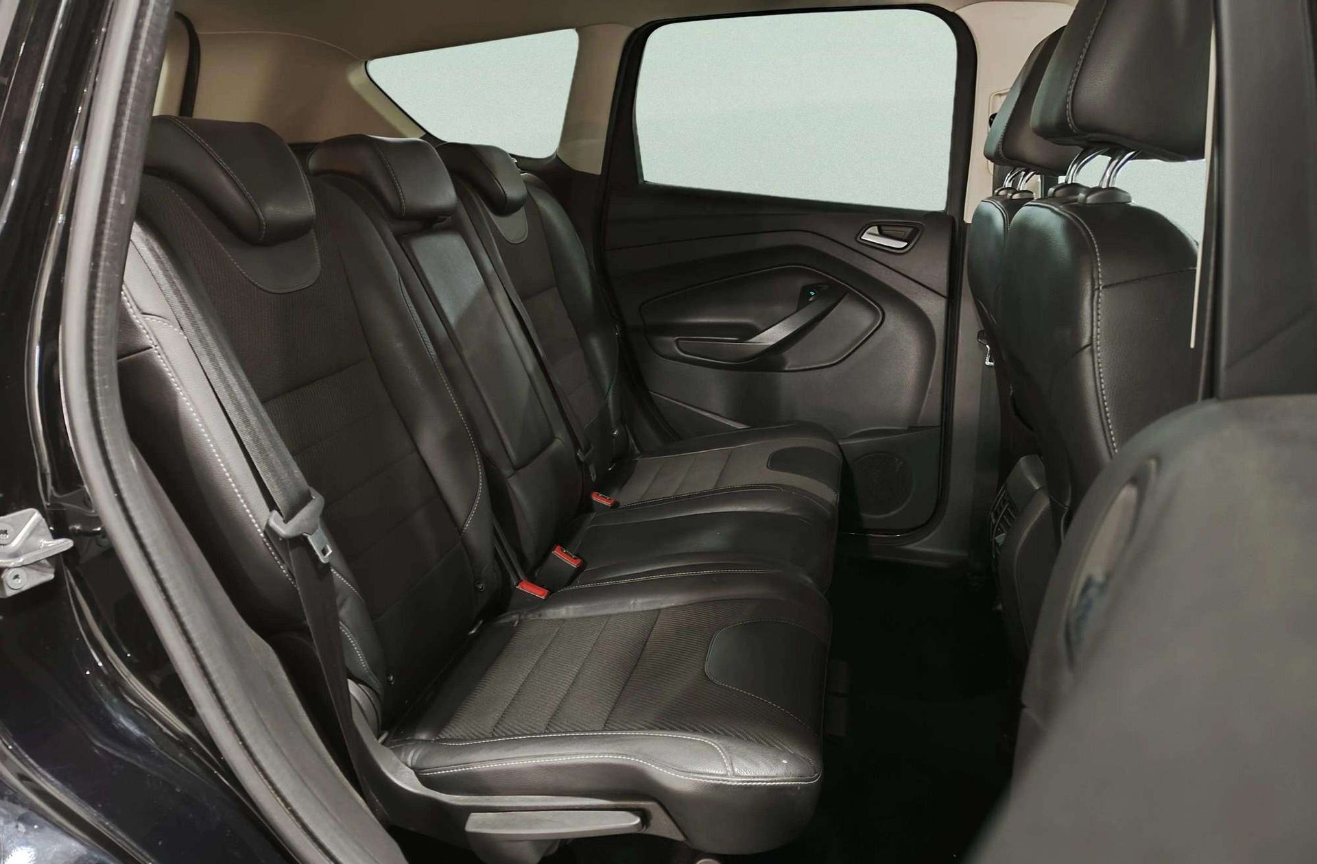 Ford Kuga 2.0 TDCi Titanium 4x2 - foto 14