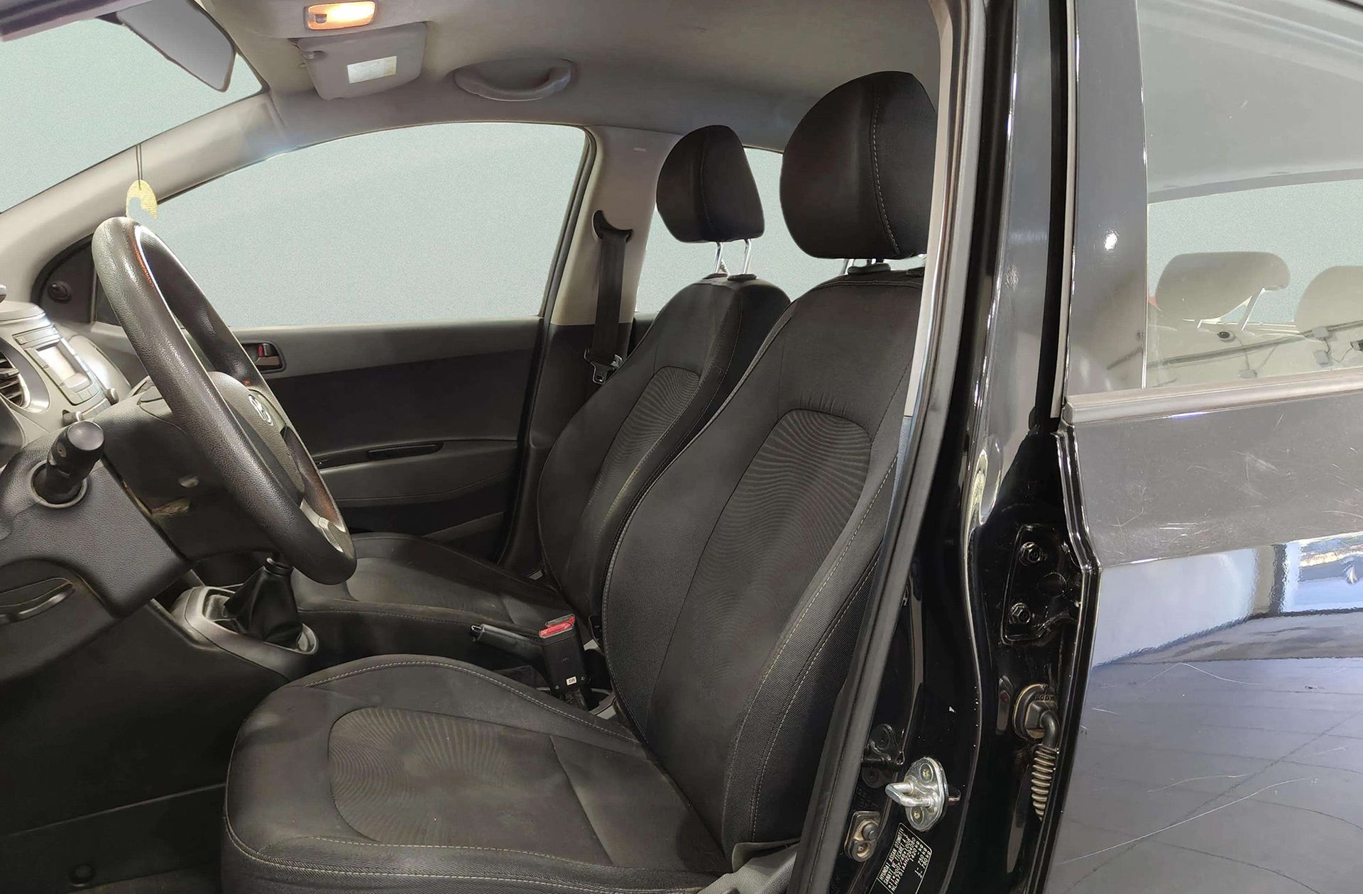 Hyundai i10 1.0 Klass - foto 8