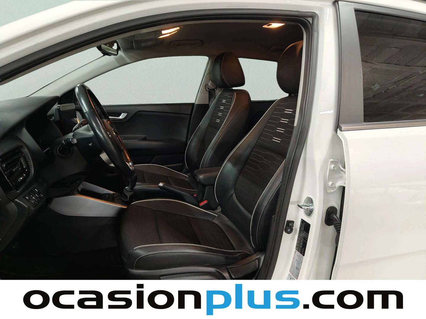Foto asientos delanteros KIA Stonic KIA Stonic 1.0 T-GDi MHEV iMT GT Line (120 CV)