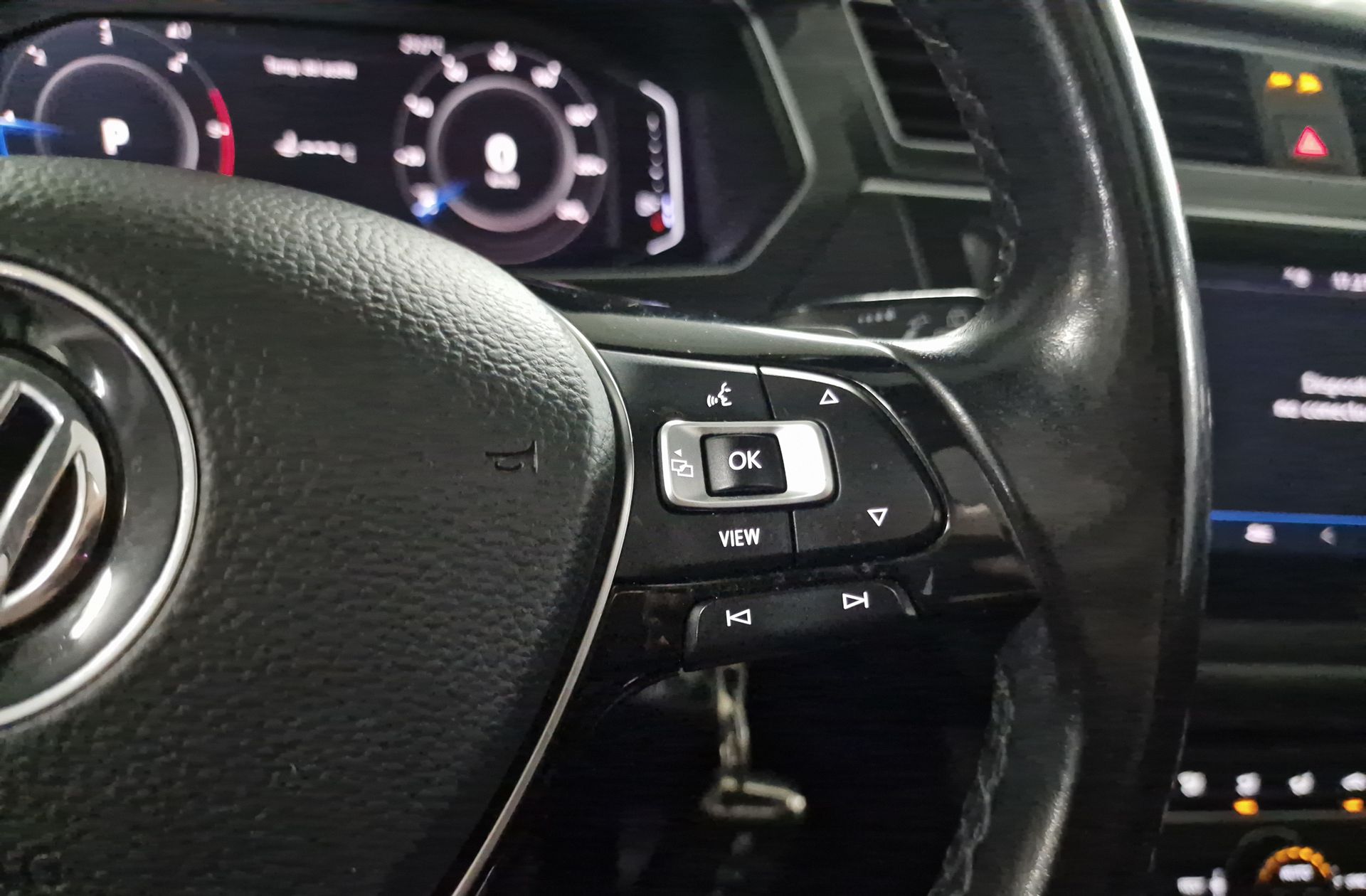 Volkswagen Tiguan Sport 2.0 TDI DSG - foto 32