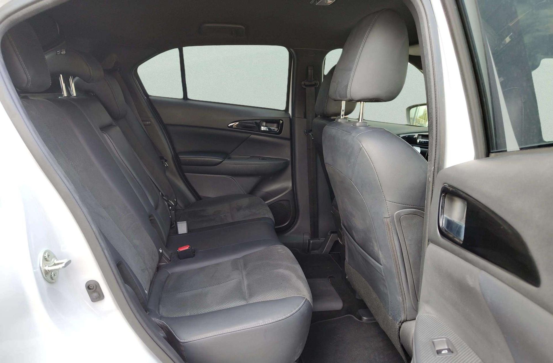 Mitsubishi Eclipse Cross 2.4 PHEV Kaiteki 4WD - foto 17