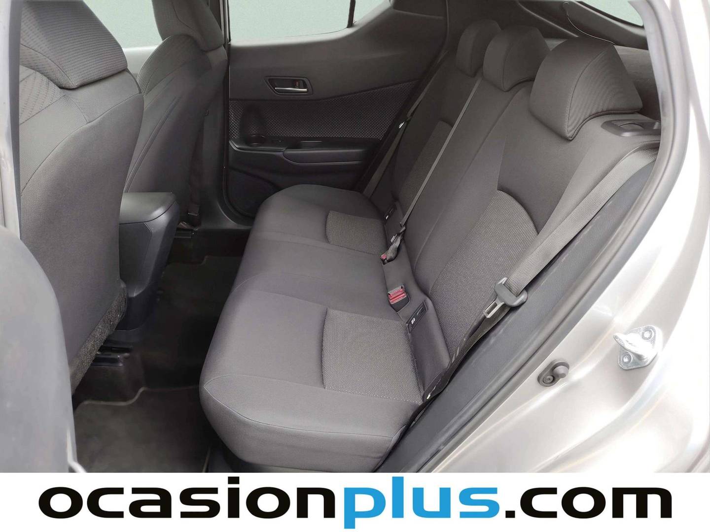 Foto asientos traseros Toyota C-HR Toyota C-HR 1.8 125H Advance Pack Plus (122 CV)