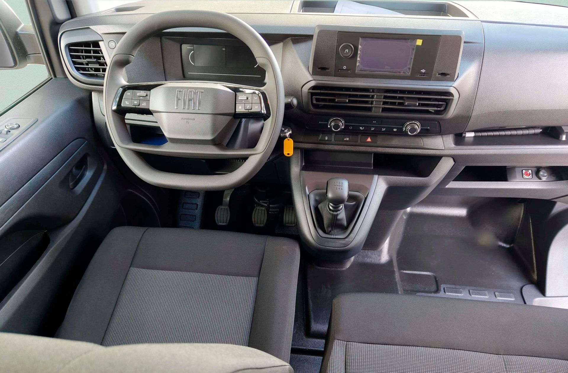 Fiat Scudo Furgón M 1.5 Diésel - foto 6