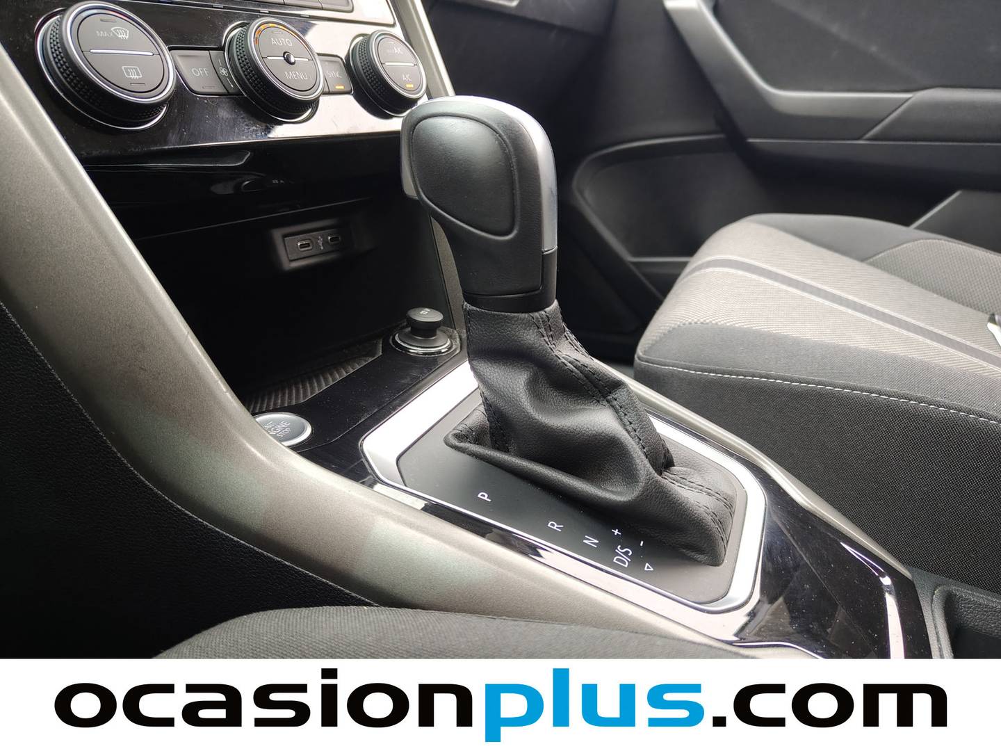 Foto Volkswagen T-Roc Volkswagen T-Roc Advance 2.0 TDI (150 CV) DSG