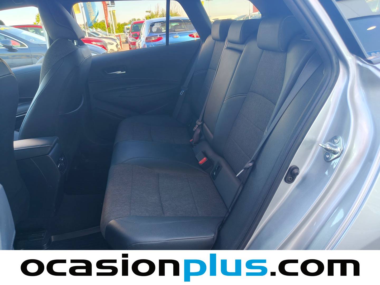 Foto asientos traseros Toyota Corolla Toyota Corolla Touring Sport 125H Style E-CVT (122 CV)