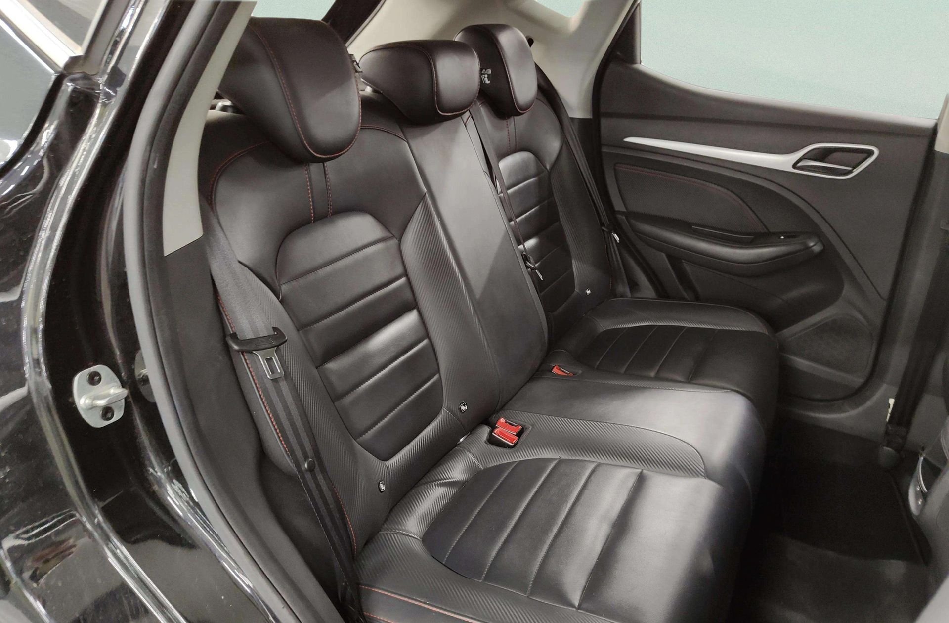 MG ZS 1.0T Luxury - foto 19