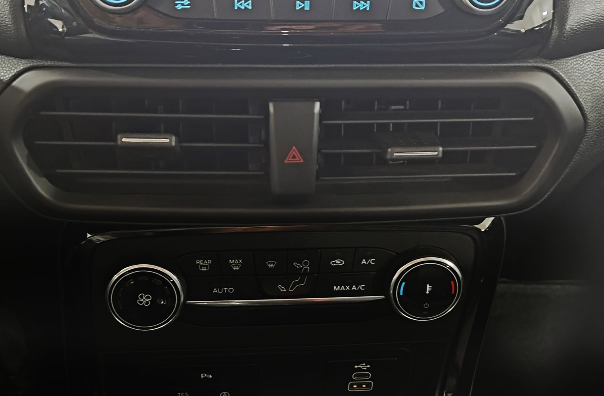 Ford EcoSport 1.0T EcoBoost Active - foto 27