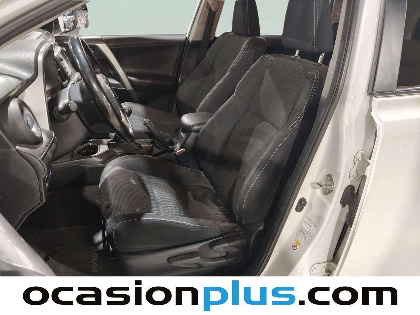 Foto asientos delanteros Toyota Rav4 Toyota Rav4 150D Advance Pack Drive 2WD (143 CV)