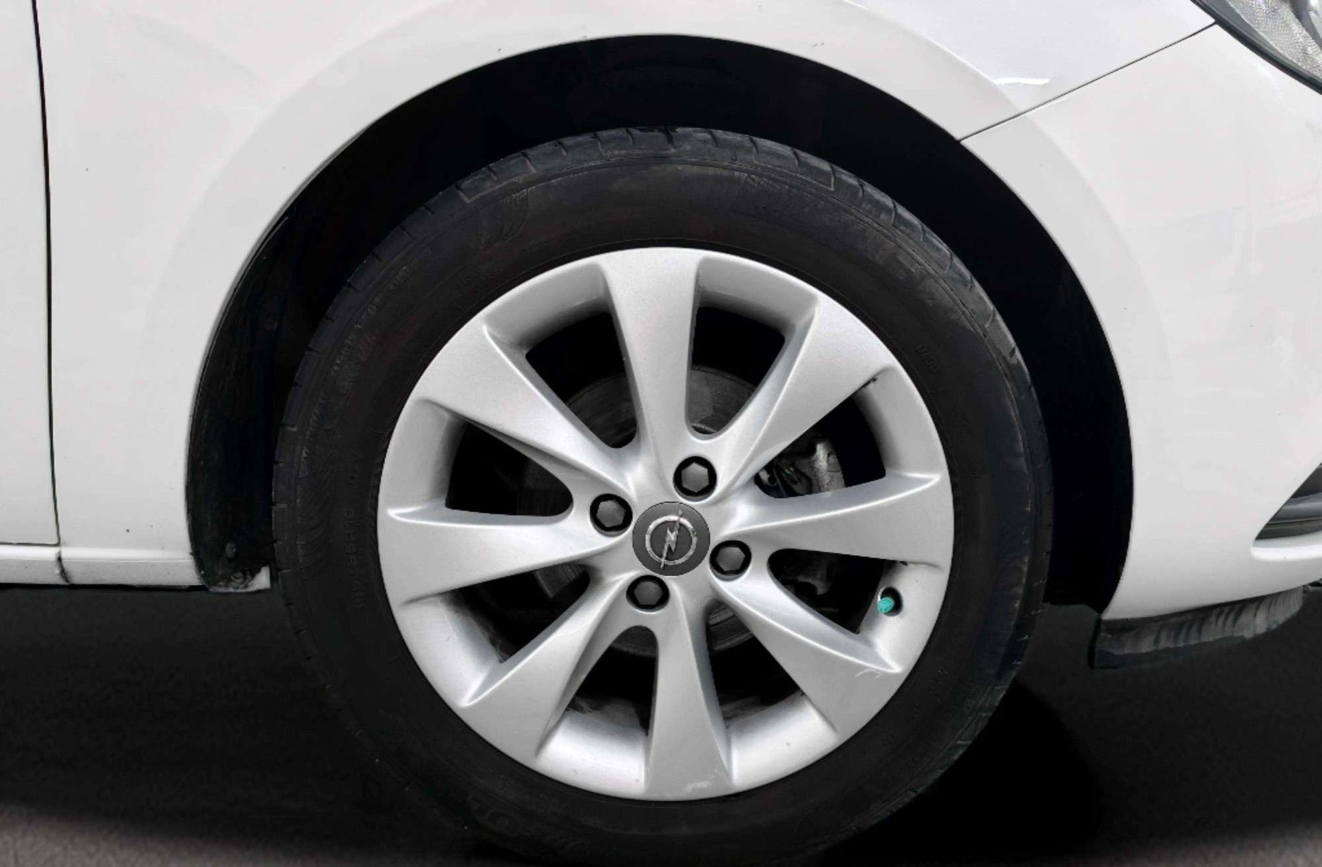 Opel Corsa 1.4 GLP Selective - foto 36