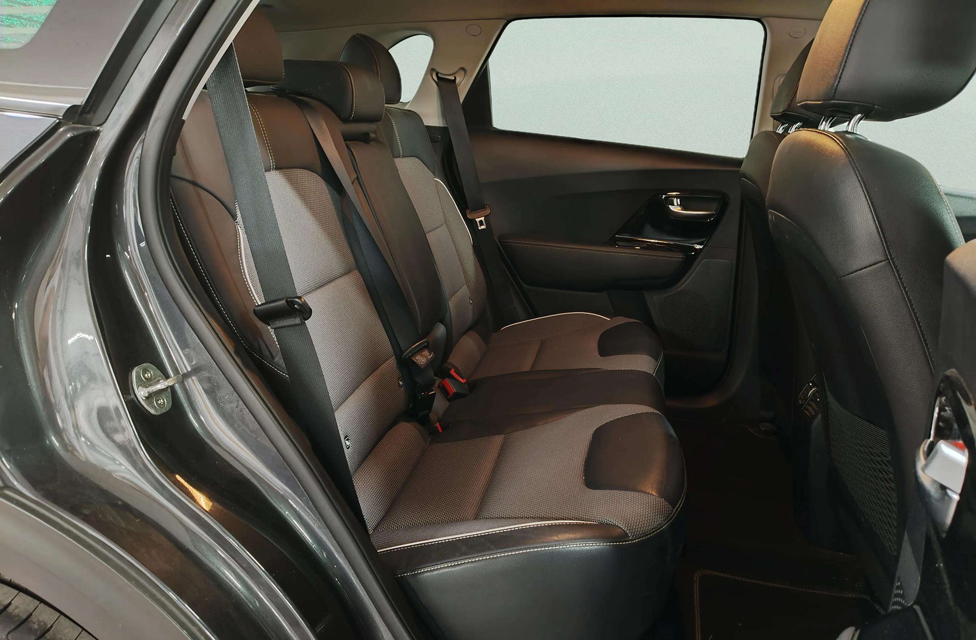 Kia Niro Emotion - foto 19