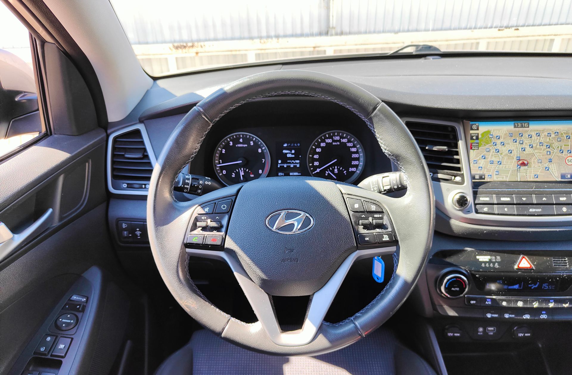 Hyundai Tucson 1.6 T-GDi Link Sky 4x2 - foto 22