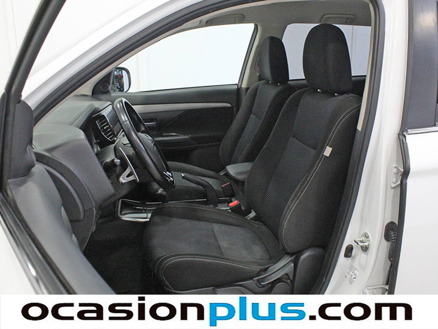 Foto Mitsubishi Outlander Mitsubishi Outlander 200 MPI Motion CVT 2WD (150 CV)