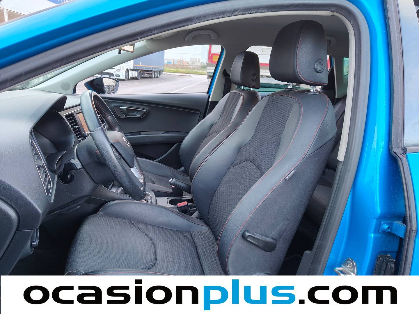 Foto asientos delanteros Seat León SEAT León 2.0 TDI S&S FR DSG (150 CV)