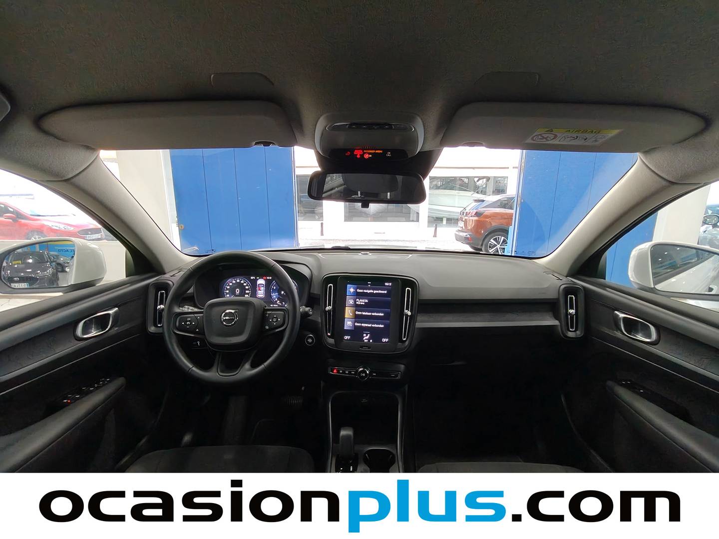 Foto Volvo XC40 Volvo XC40 T2 Momentum Core Auto (129 CV)