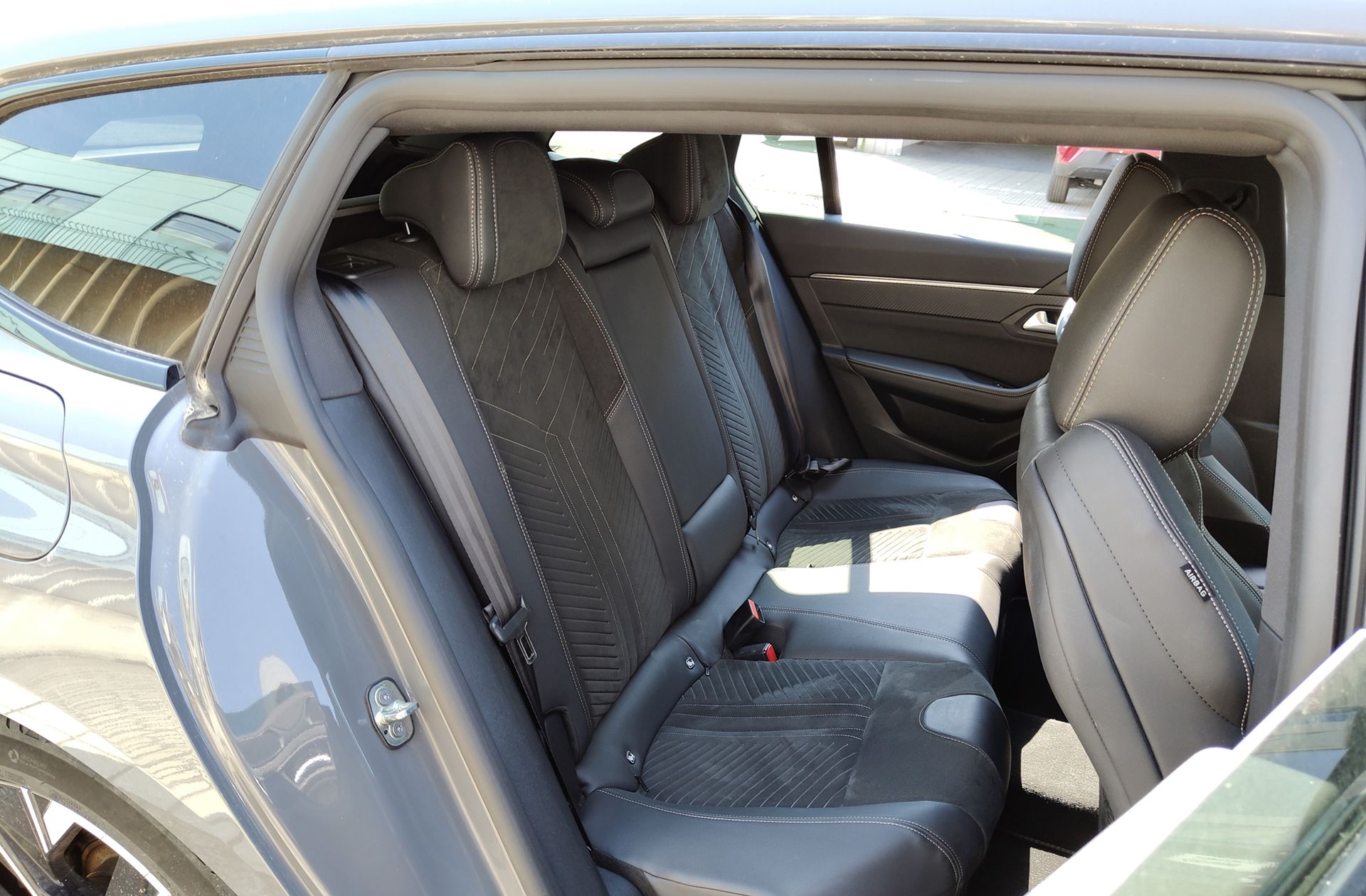 Peugeot 508 SW BlueHDi 130 GT EAT8 - foto 21