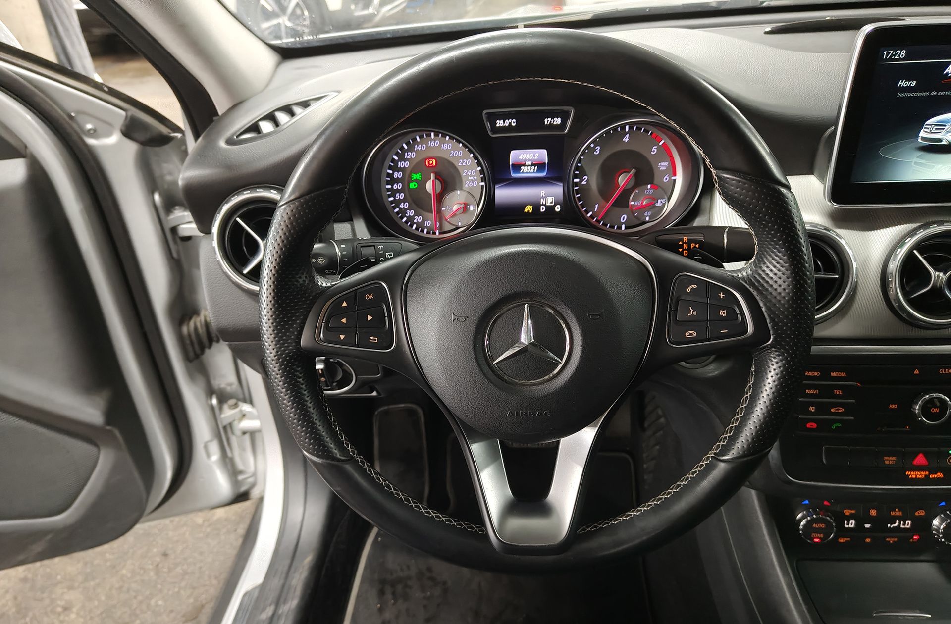 Mercedes-Benz GLA 220 d Style - foto 24