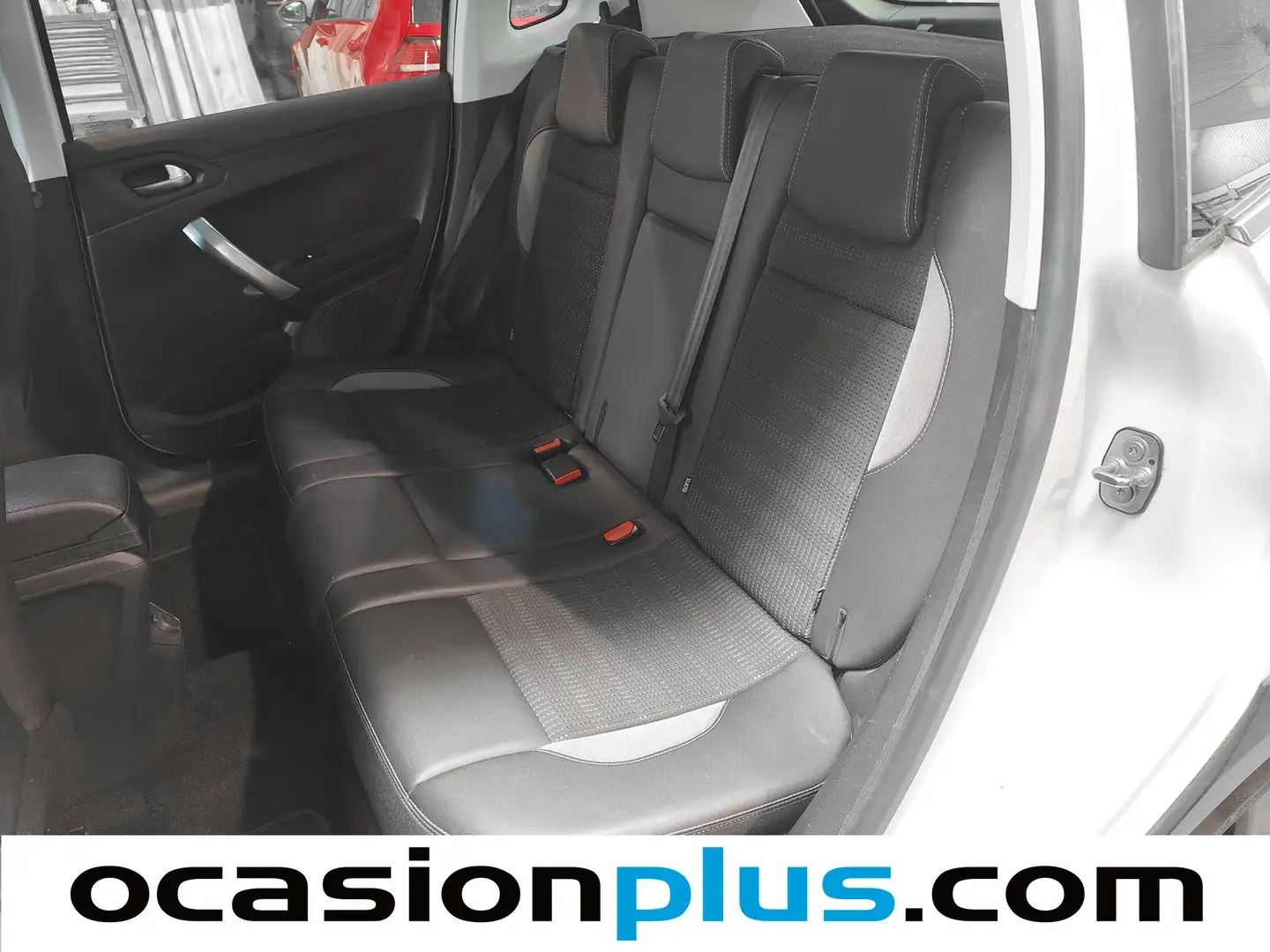 Foto Peugeot 2008 Peugeot 2008 BlueHDi 120 Allure Auto (120 CV)