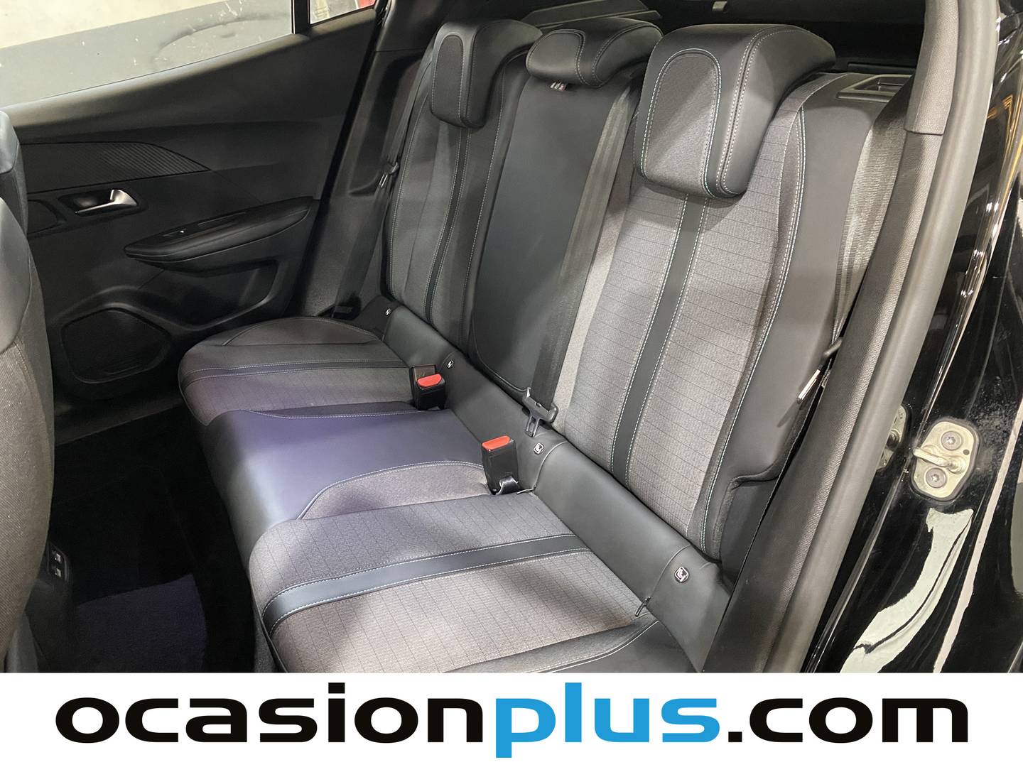 Foto asientos traseros Peugeot 2008 Peugeot 2008 PureTech 130 S&S Allure Pack (130 CV)