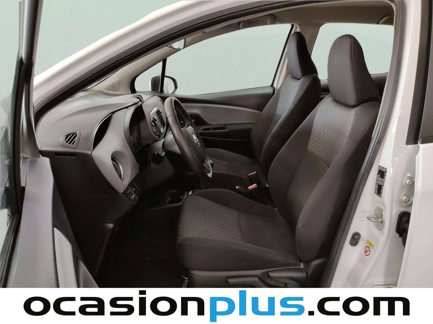 Foto asientos delanteros Toyota Yaris Toyota Yaris 100 Active (99 CV)