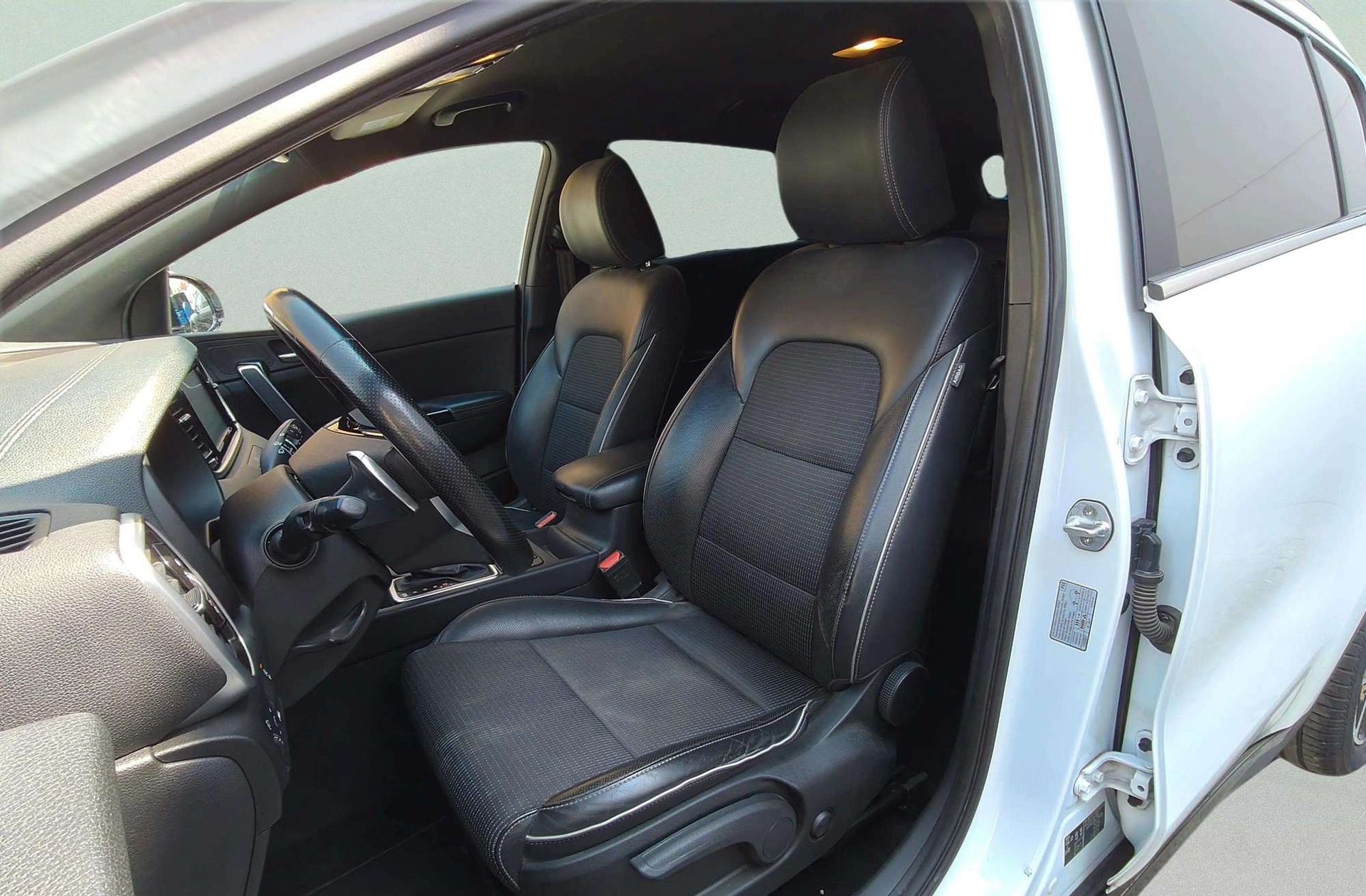 Kia Sportage 1.6 MHEV GT Line Essential 4x2 DCT - foto 14