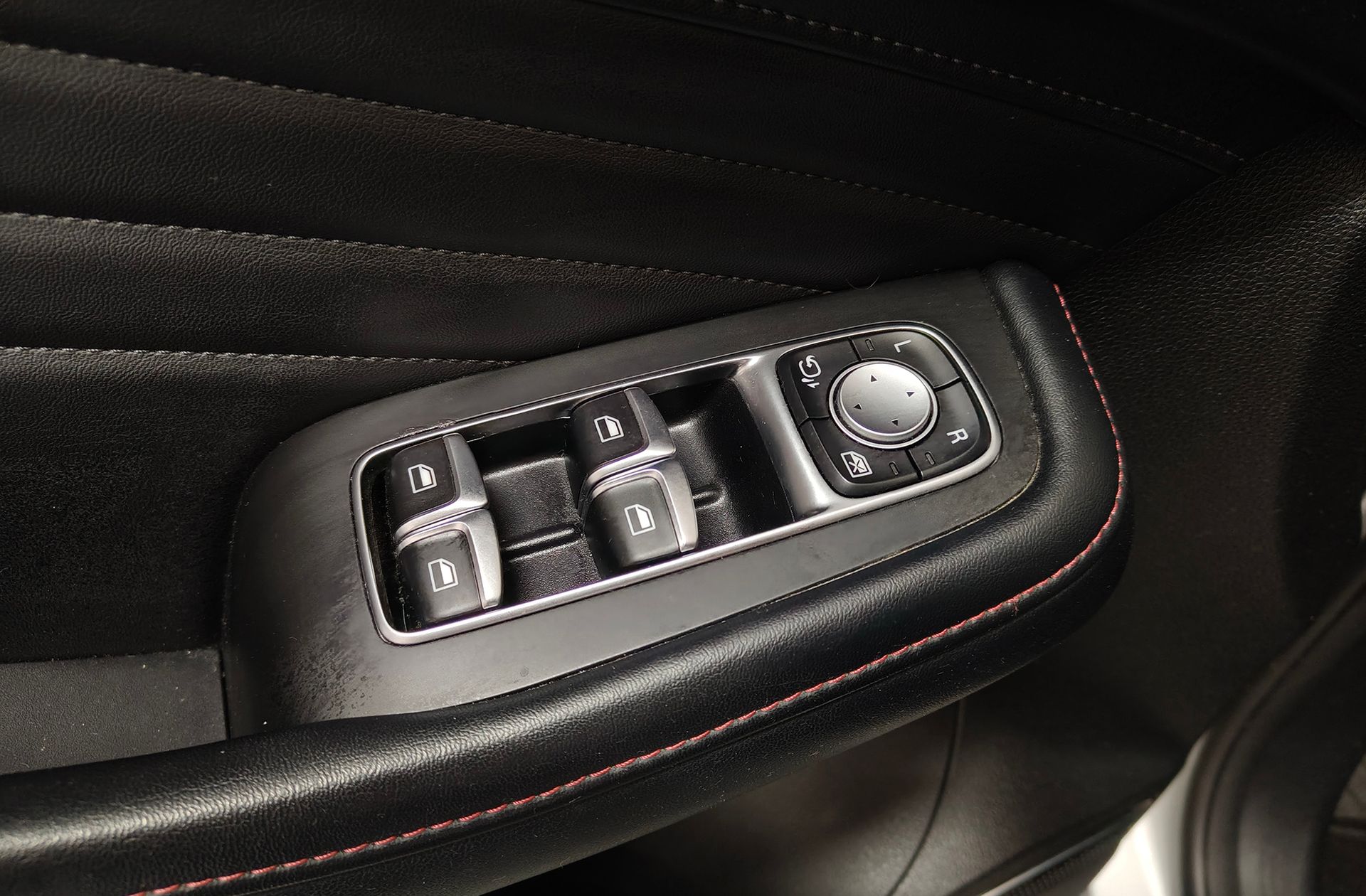 MG HS 1.5 Turbo GDI Luxury - foto 40