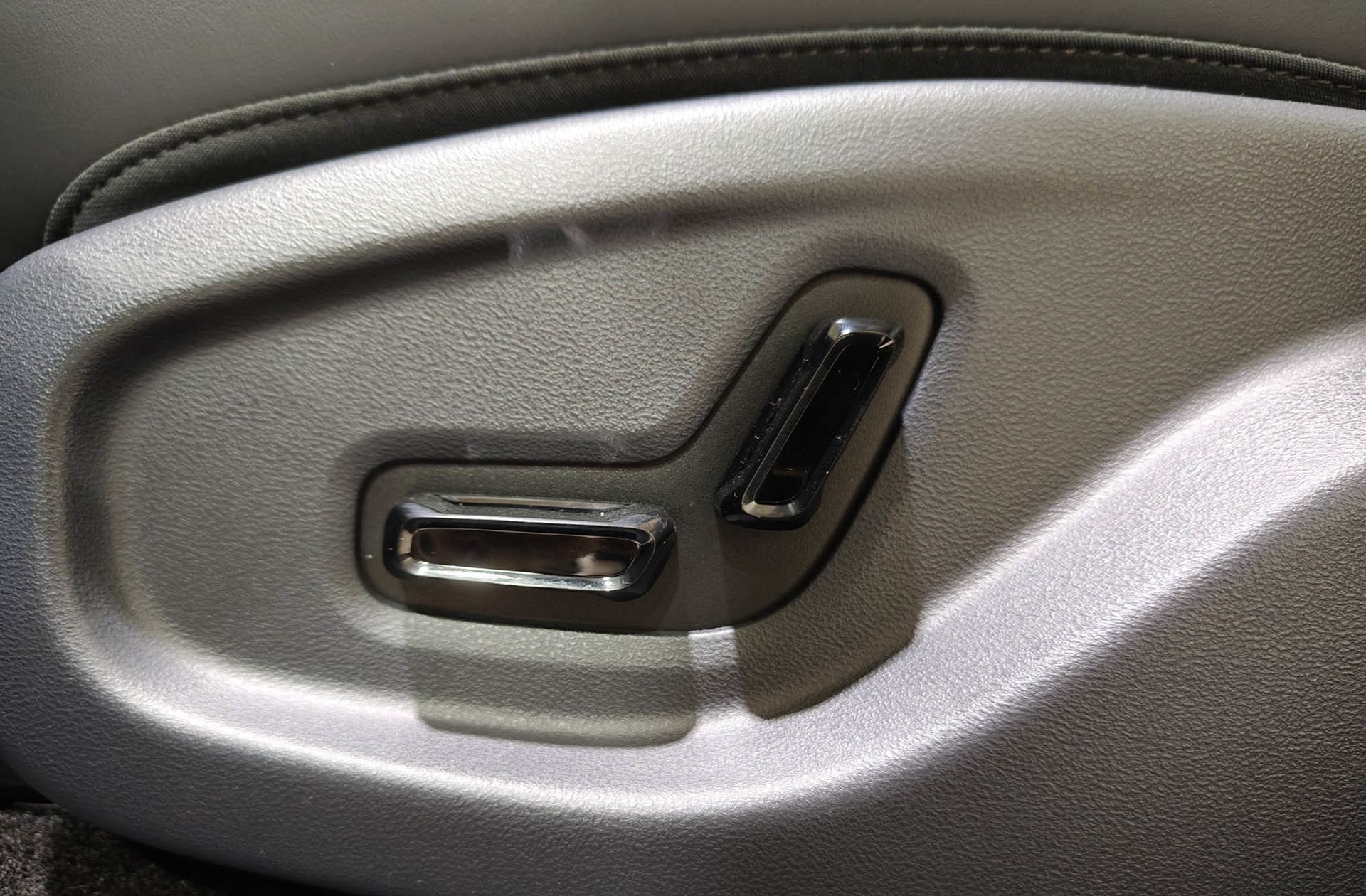 Geely Starray EM-i 1.5 PHEV Pro - foto 12