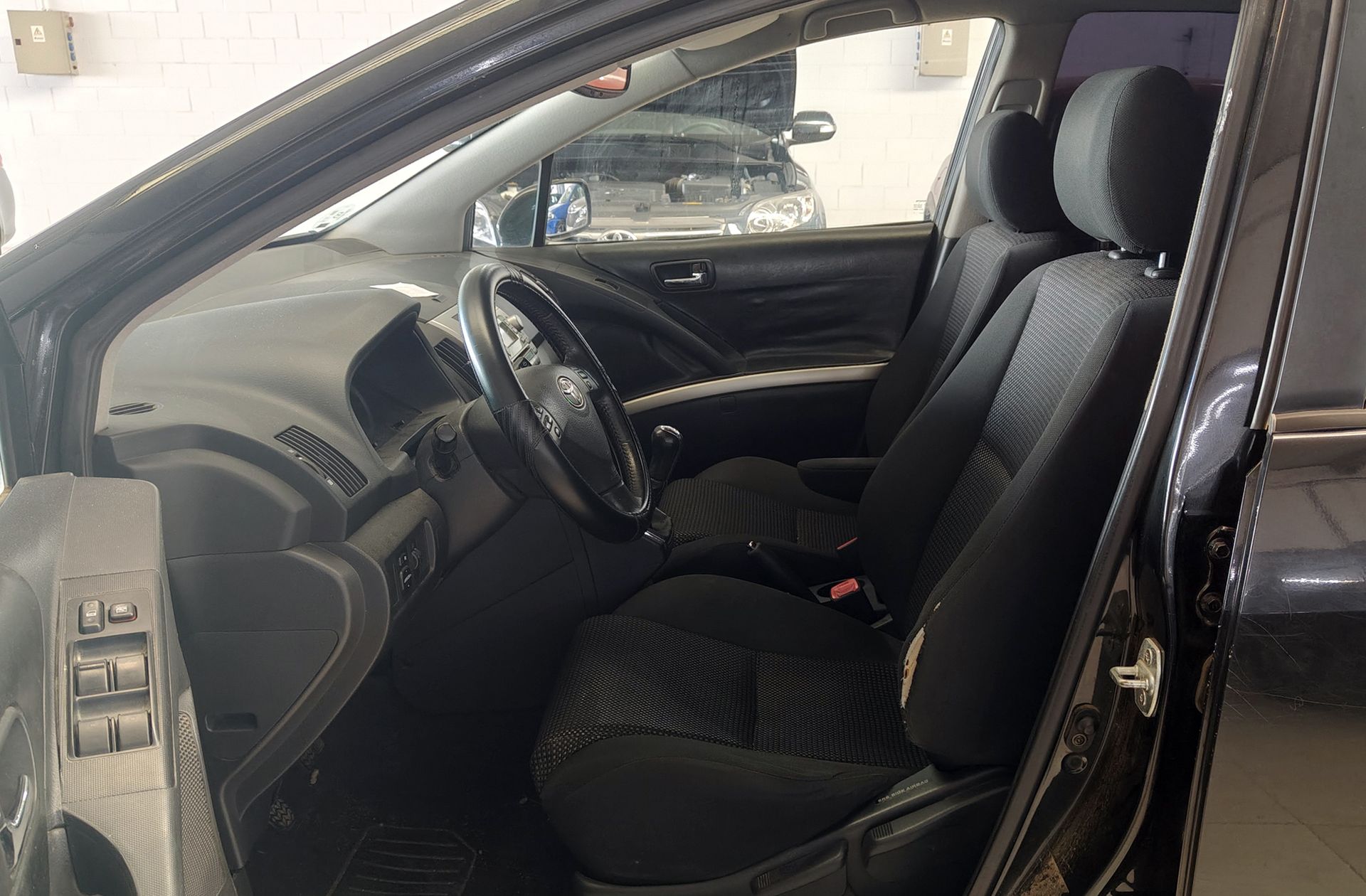 Toyota Corolla 2.2 D-4D Sport 7 plazas - foto 9