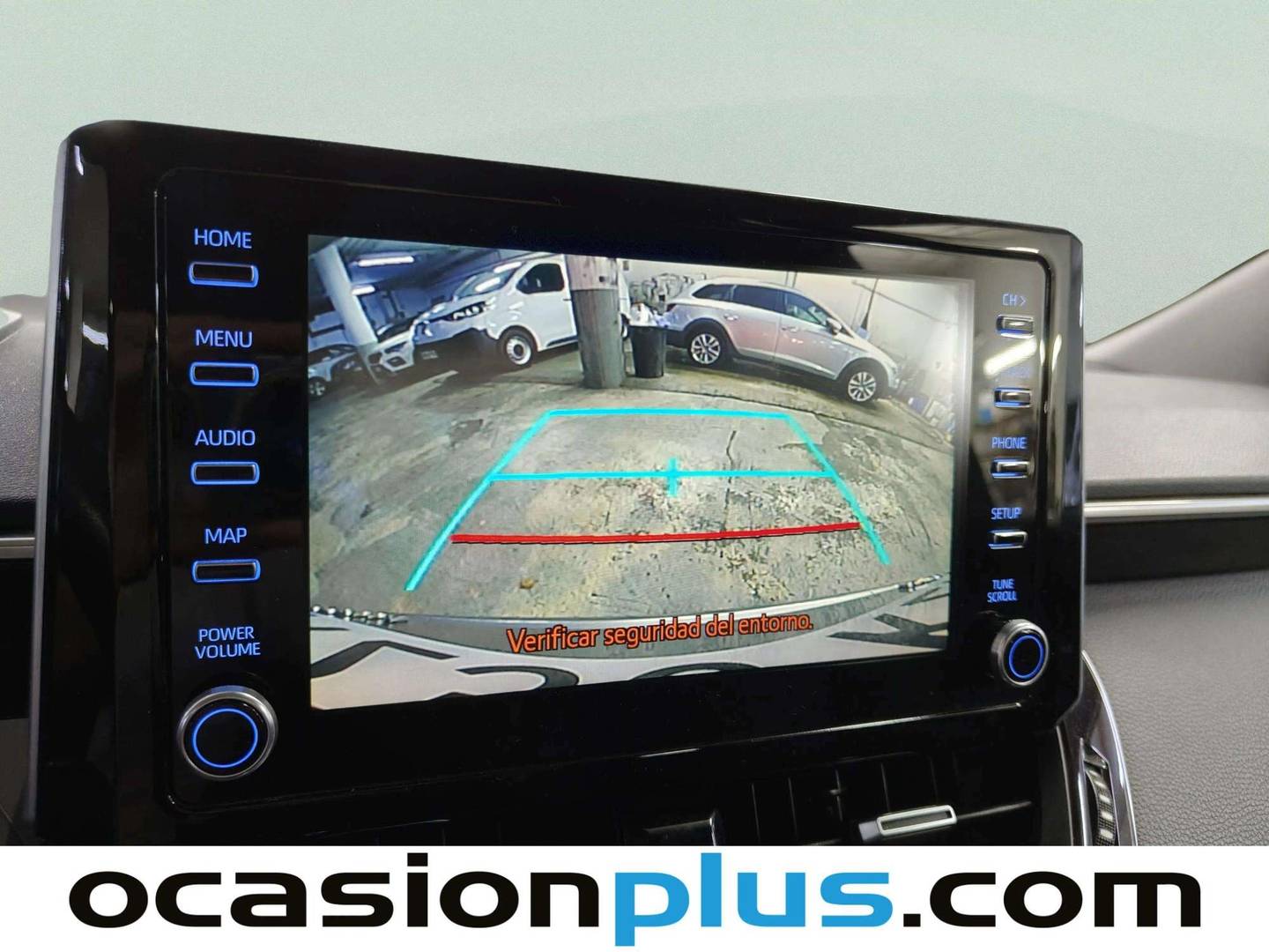 Equipamiento del Toyota Corolla Toyota Corolla 1.8 125 Híbrido Active Tech E-CVT Sedán (122 CV)