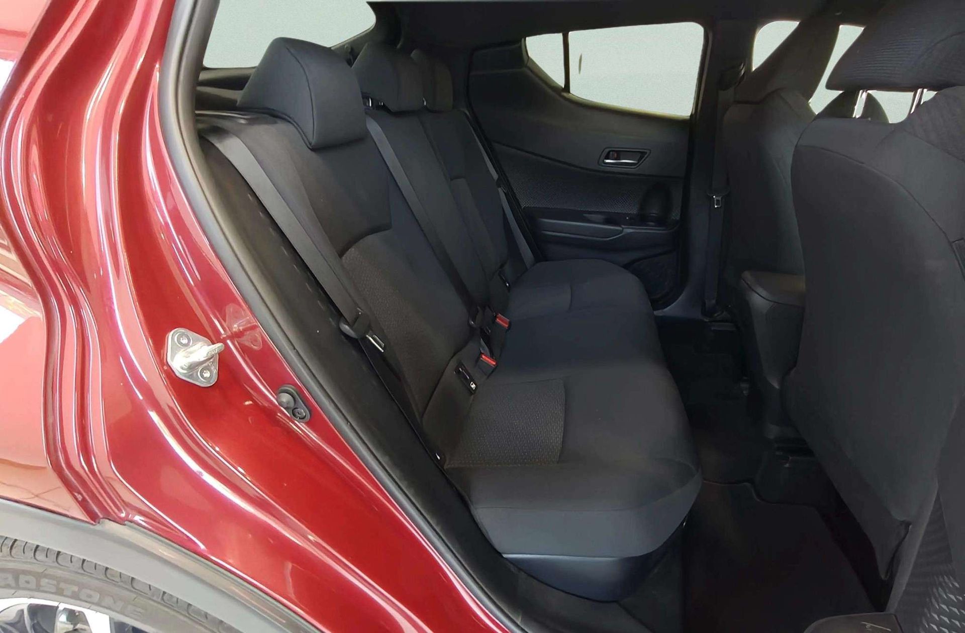 Toyota C-HR 1.8 125H Advance - foto 17