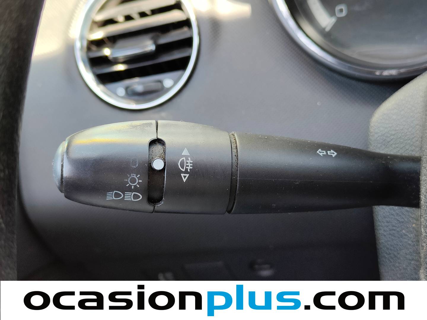 Extras y acabados del Peugeot 308 Peugeot 308 1.6 HDI Confort (110 CV)