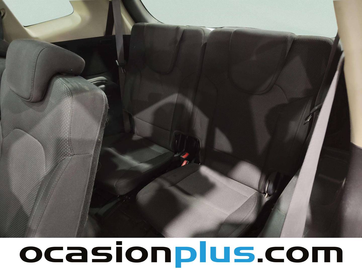 Extras y acabados del KIA Carens KIA Carens 1.7 CRDi Eco-Dynamics Emotion (136 CV)  7 Plazas