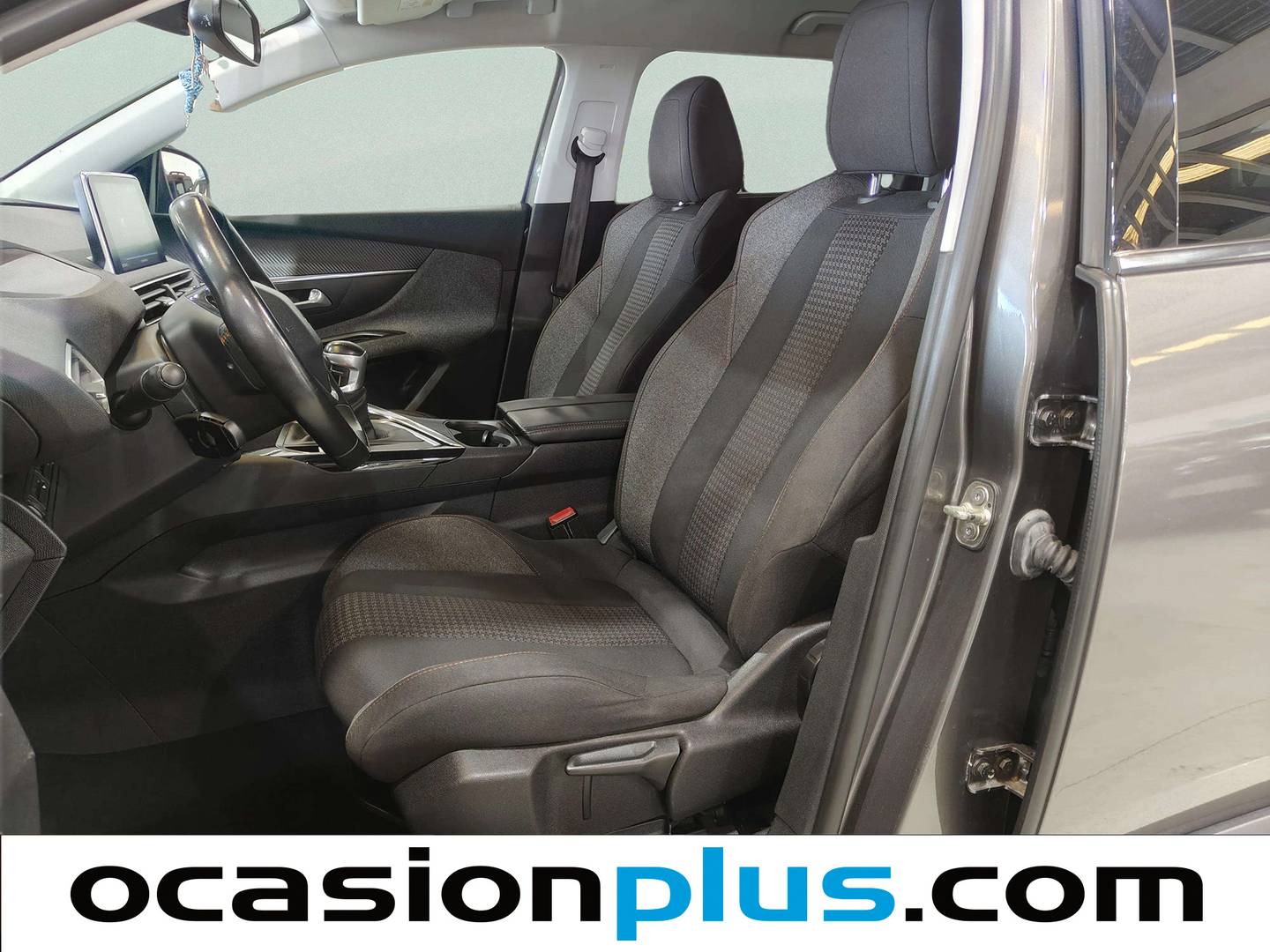 Foto asientos delanteros Peugeot 5008 Peugeot 5008 1.6L BlueHDi S&S Active (120 CV)7 Plazas