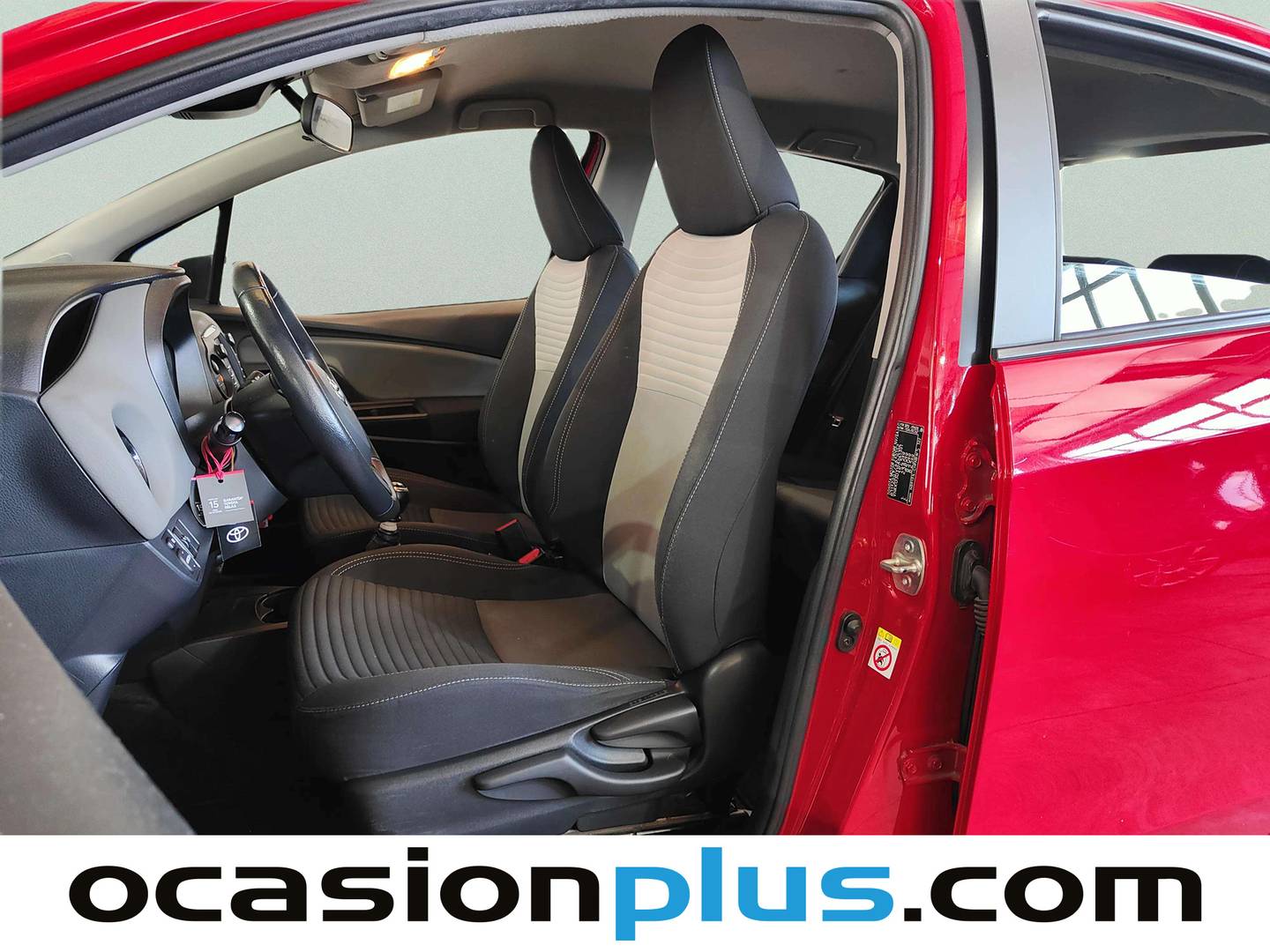 Foto asientos delanteros Toyota Yaris Toyota Yaris 1.5 Active (111 CV)