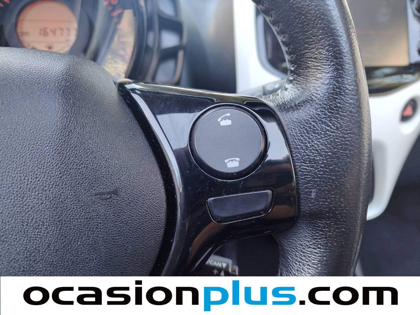 Peugeot 108 Peugeot 108 1.2 PureTech Roland Garros Top! (82 CV) de ocasión