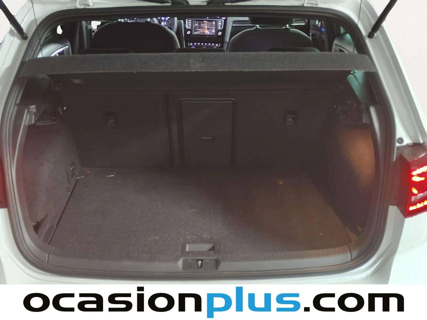 Fotos maletero Volkswagen Golf Volkswagen Golf R 2.0 TSI BMT 4Motion (300 CV) DSG