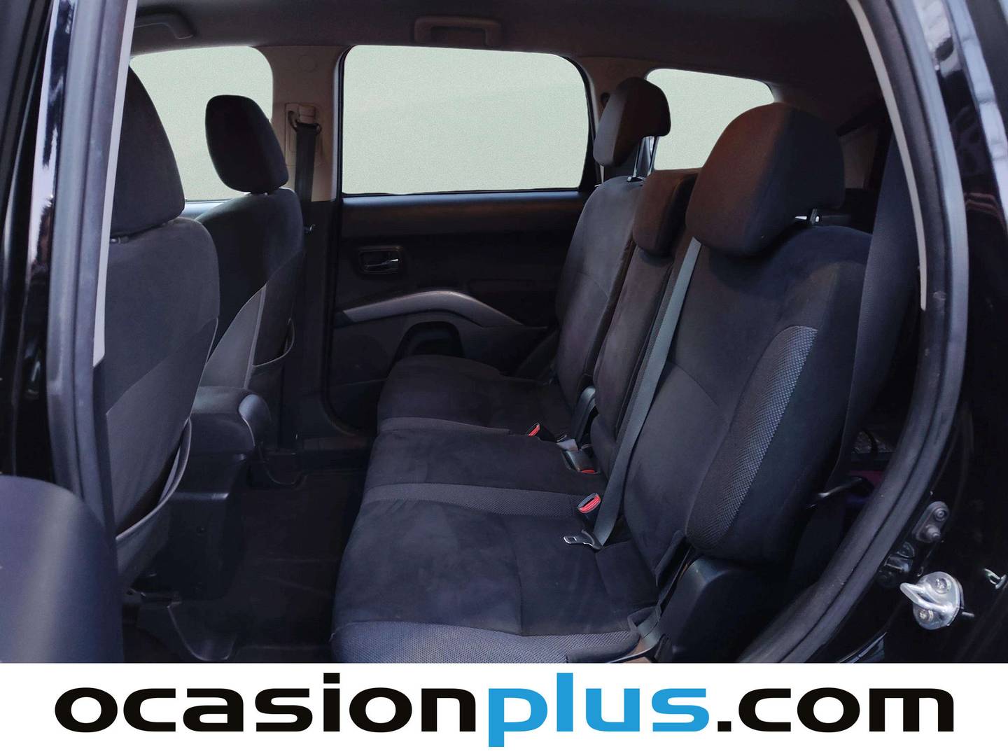 Foto Mitsubishi Outlander Mitsubishi Outlander 2.0 DI-D Intense Plus (140 CV) 7 Plazas