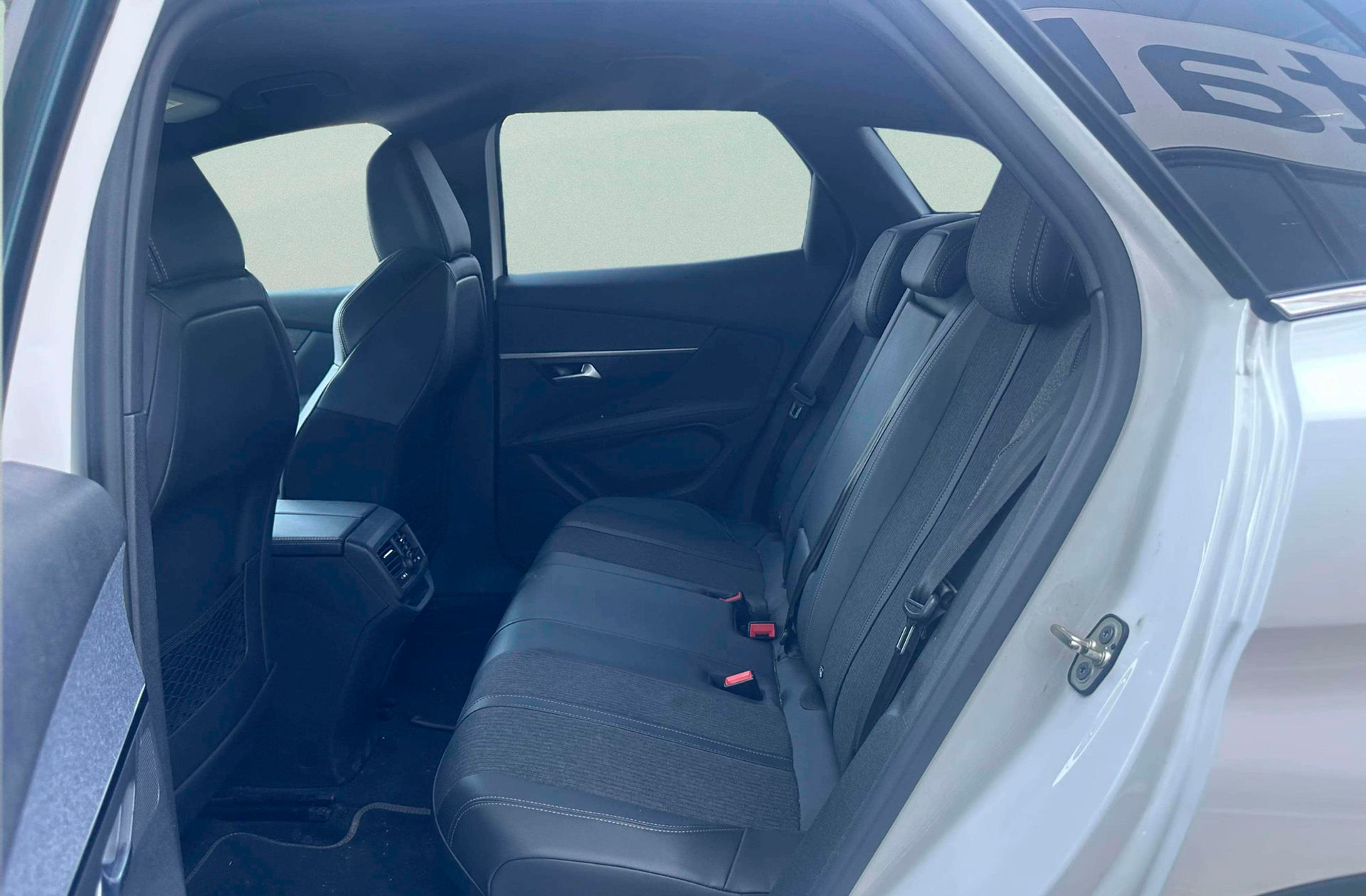 Peugeot 3008 PureTech 130 GT Line EAT8 - foto 12