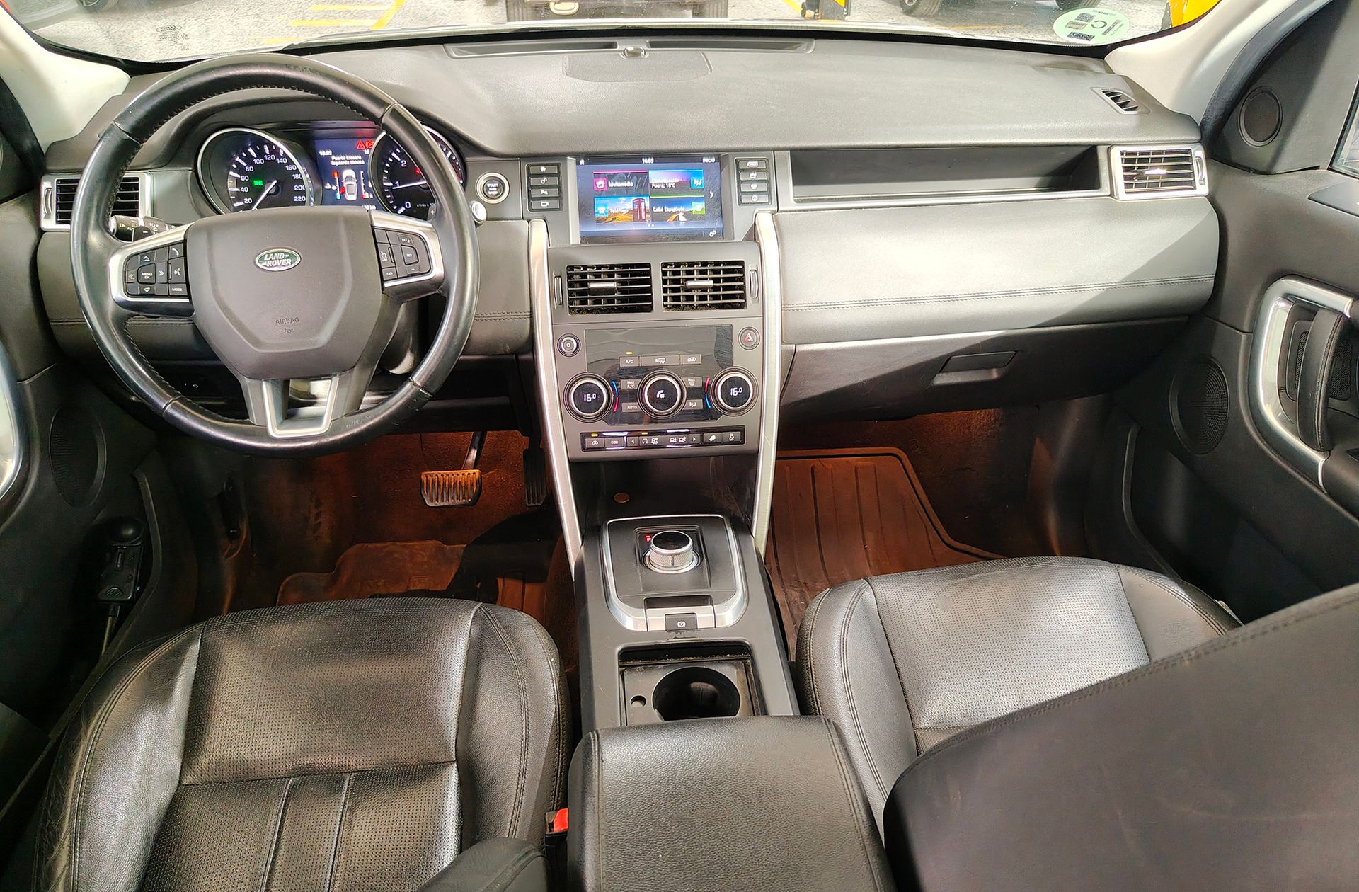 Land Rover Discovery Sport 2.0L TD4 HSE 4x4 - foto 7
