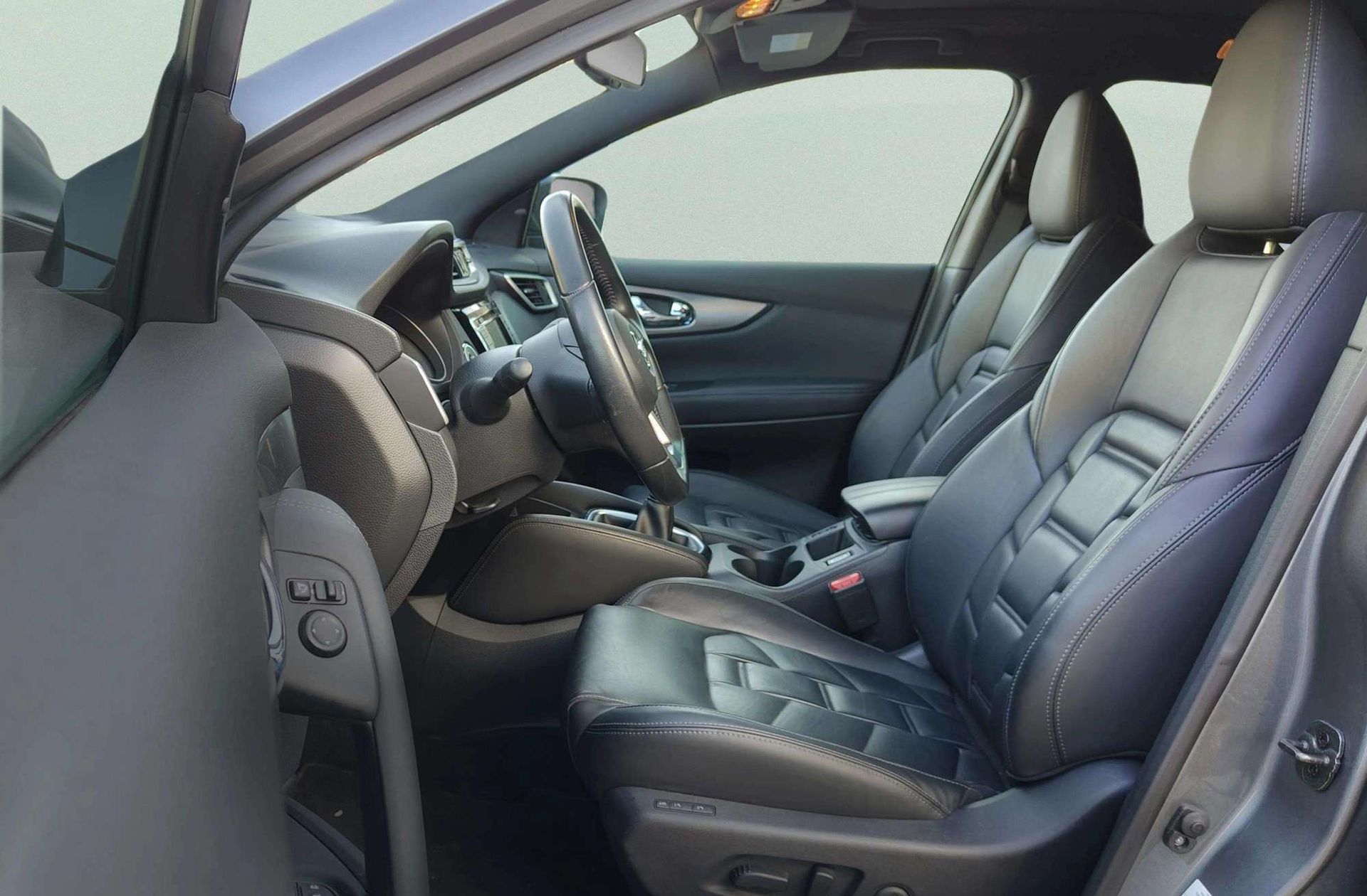 Nissan Qashqai dCi 150 Tekna+ - foto 12